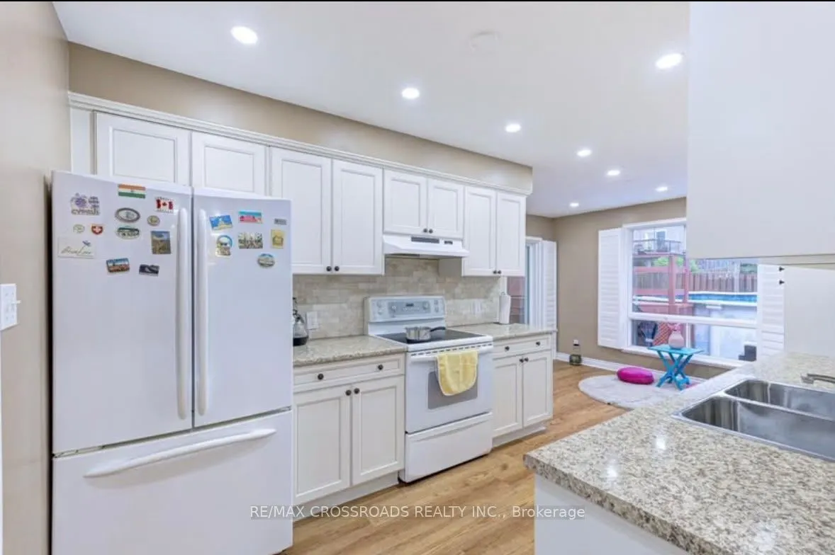 11 Murkar Crescent