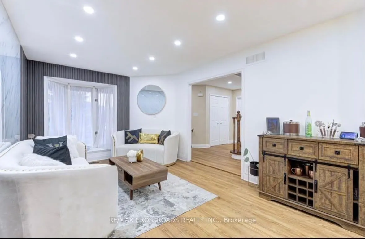 11 Murkar Crescent