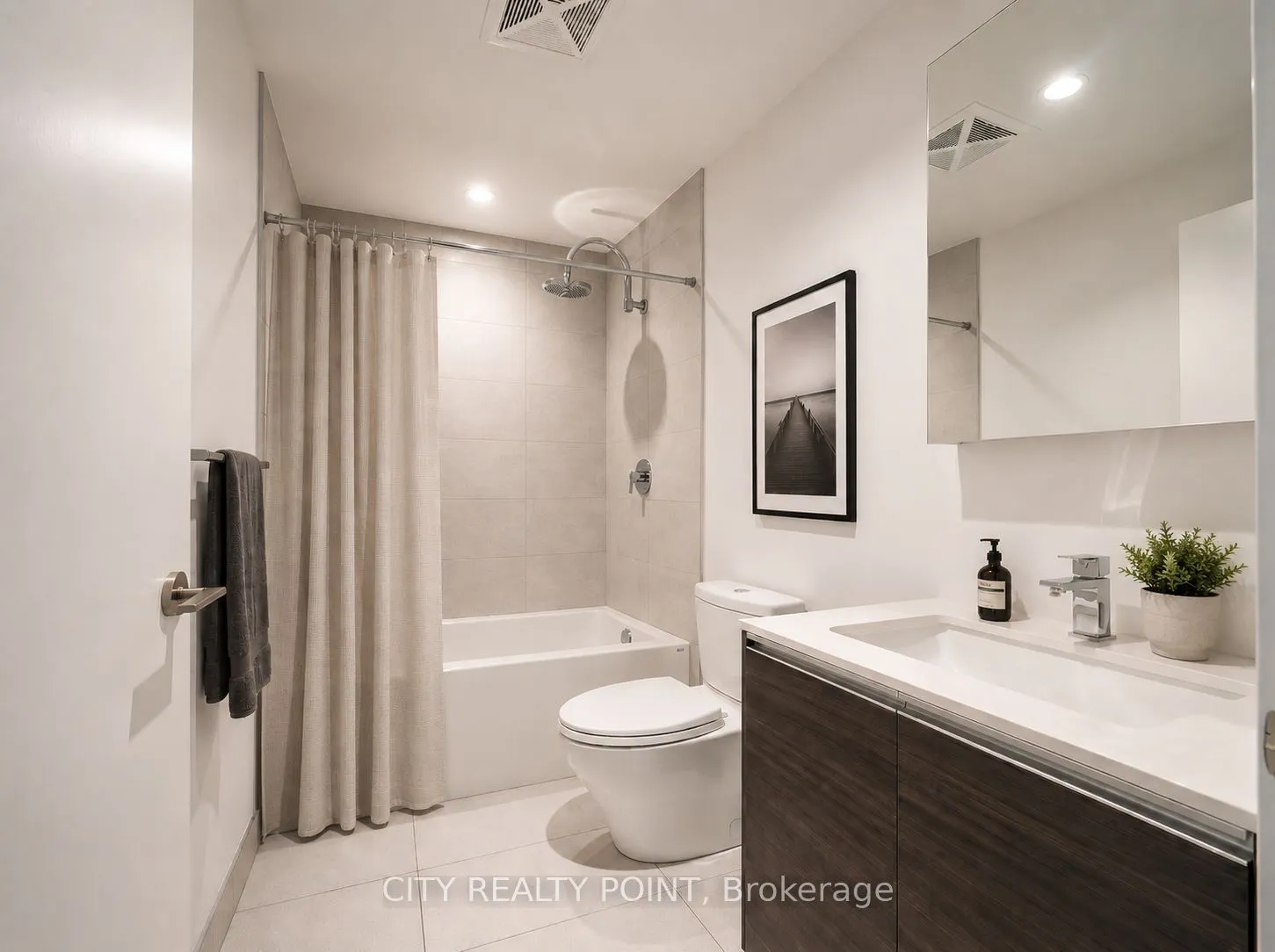 1190 Dundas Street E #505