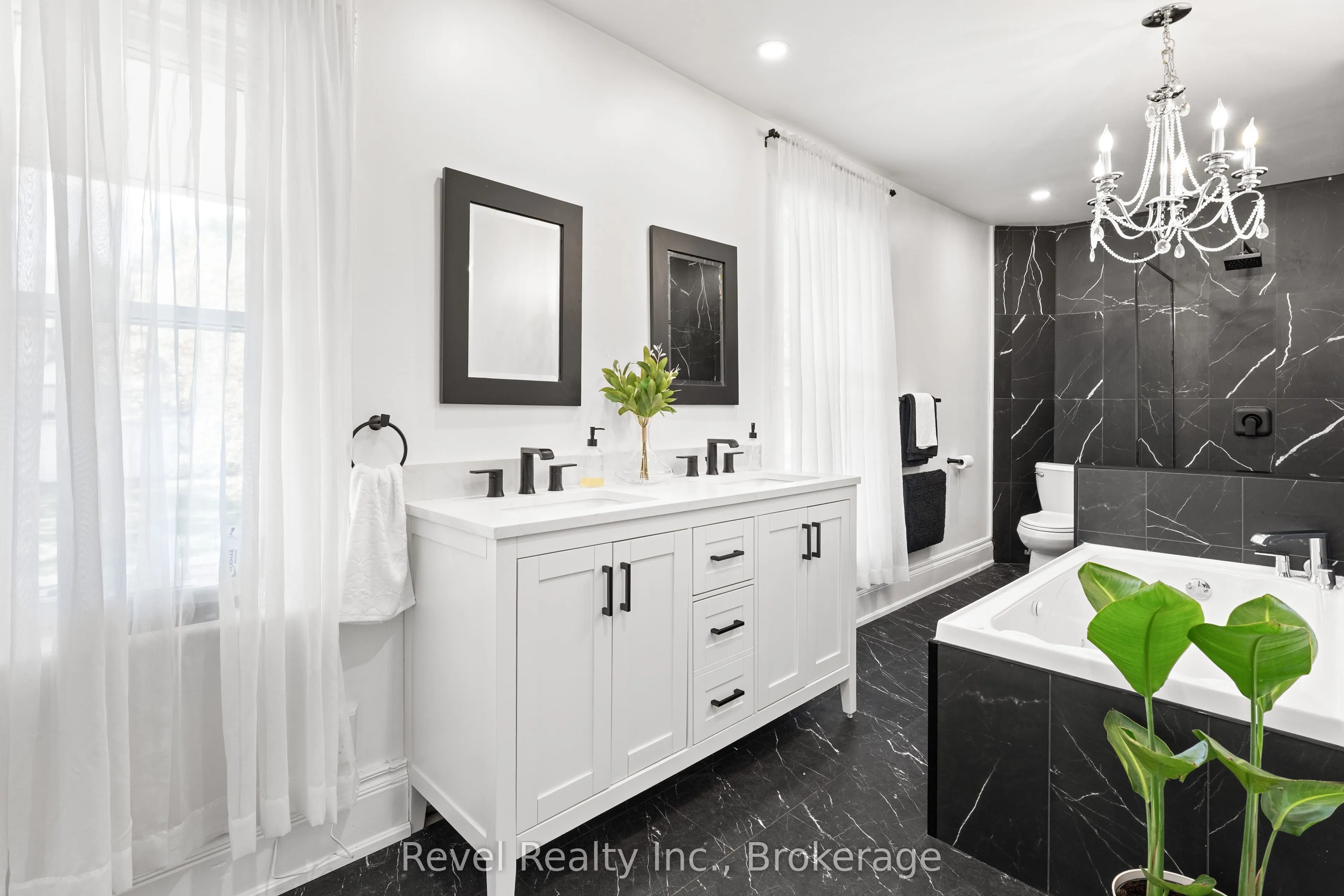 15578 Simcoe Street