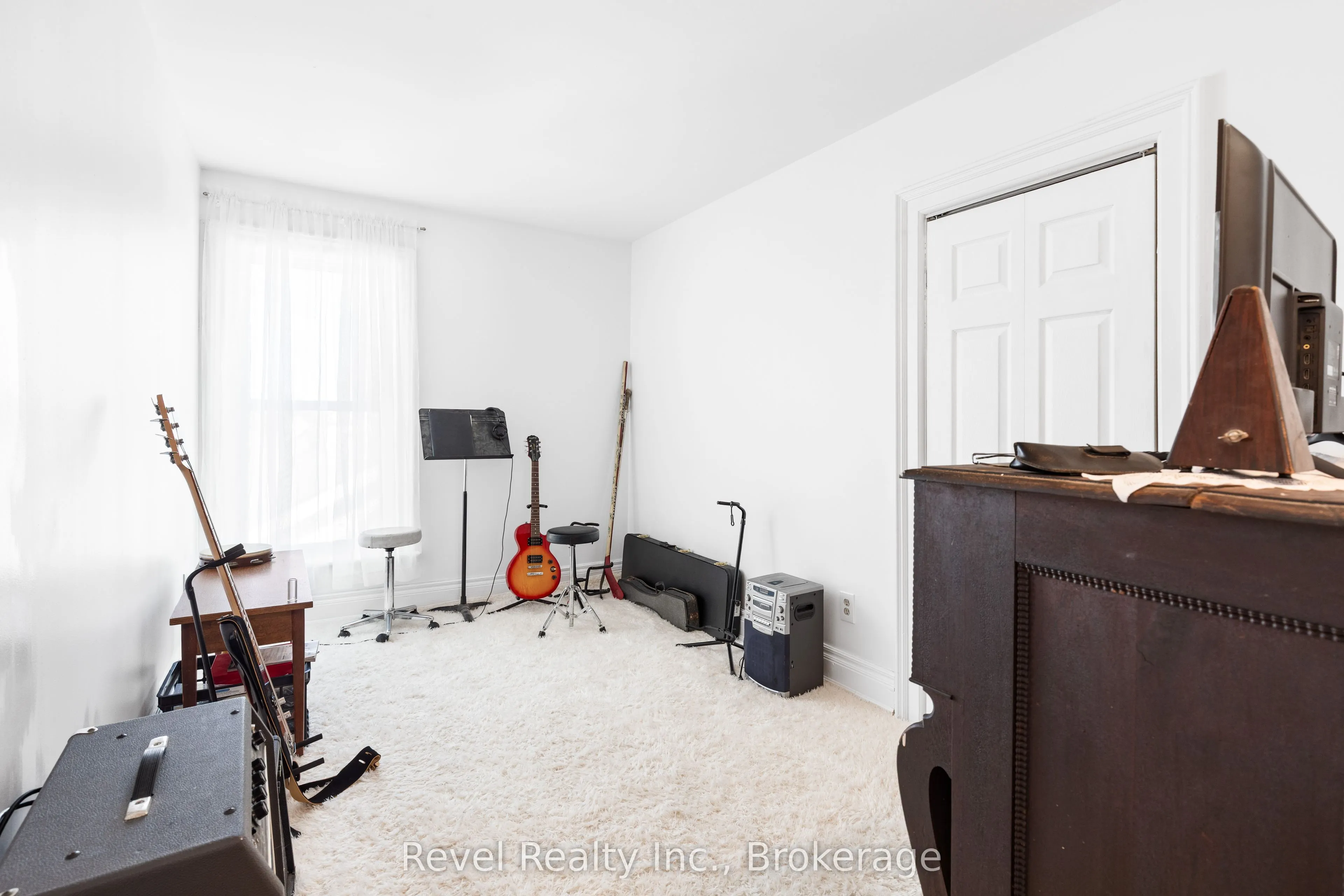 15578 Simcoe Street