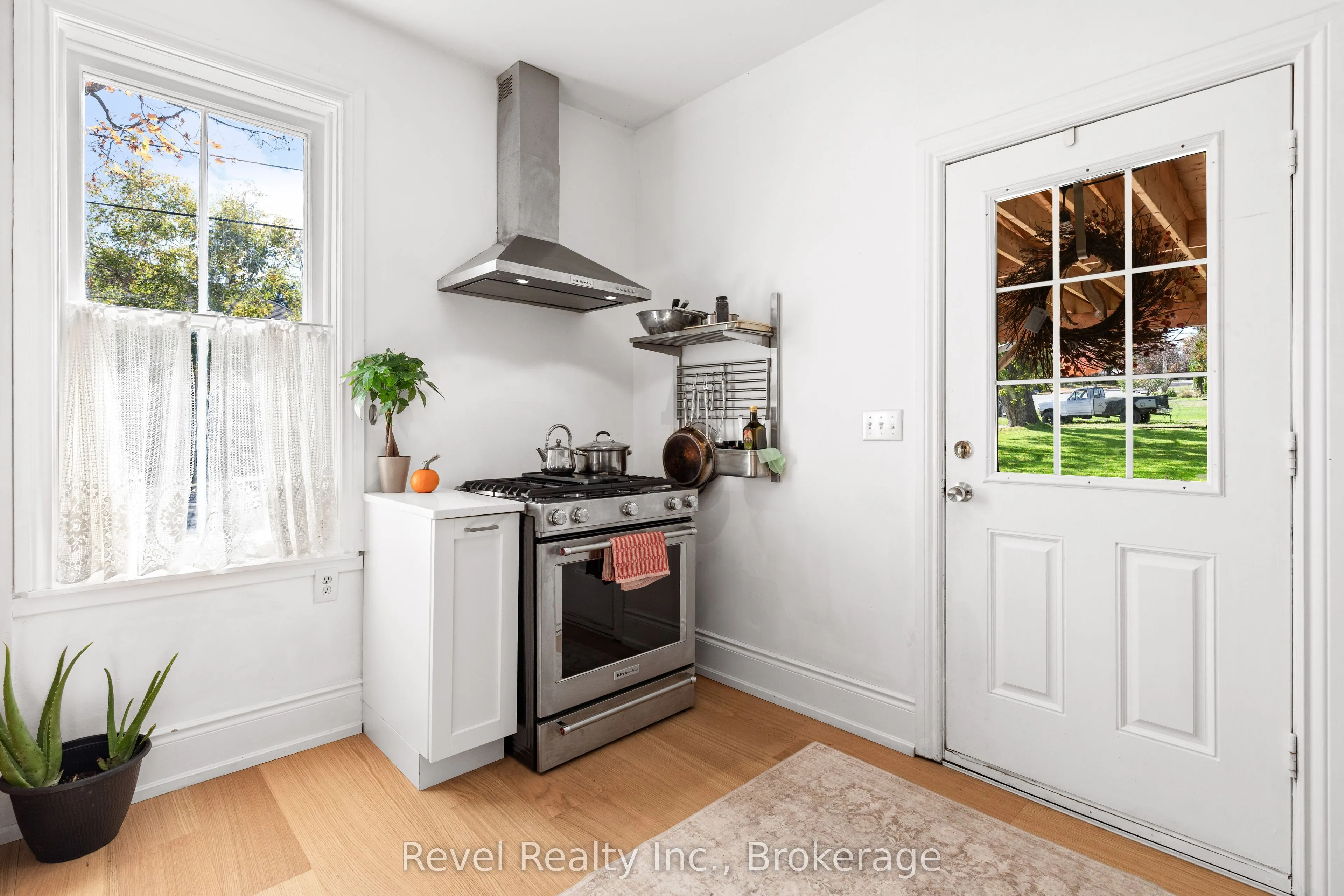 15578 Simcoe Street