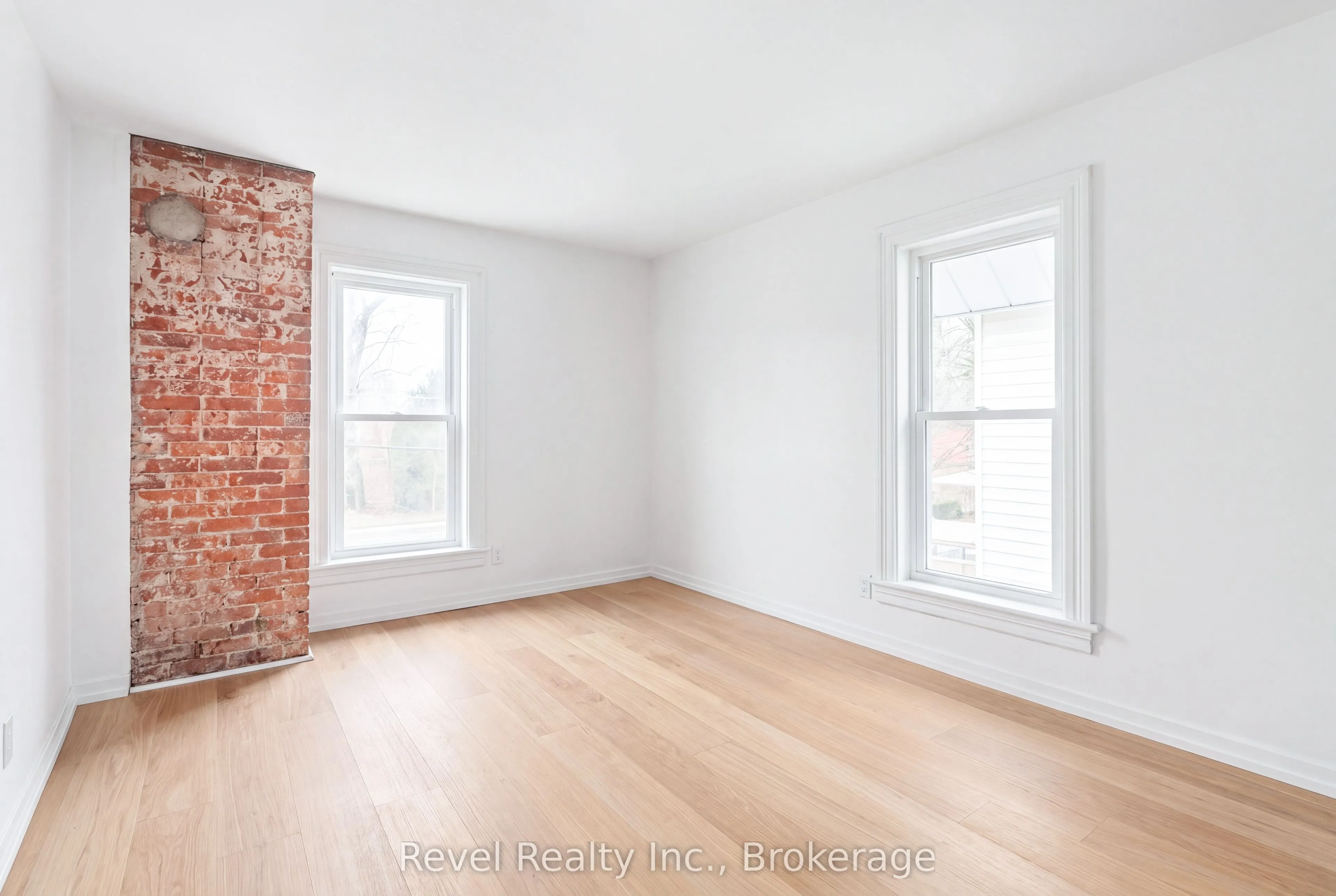 15578 Simcoe Street
