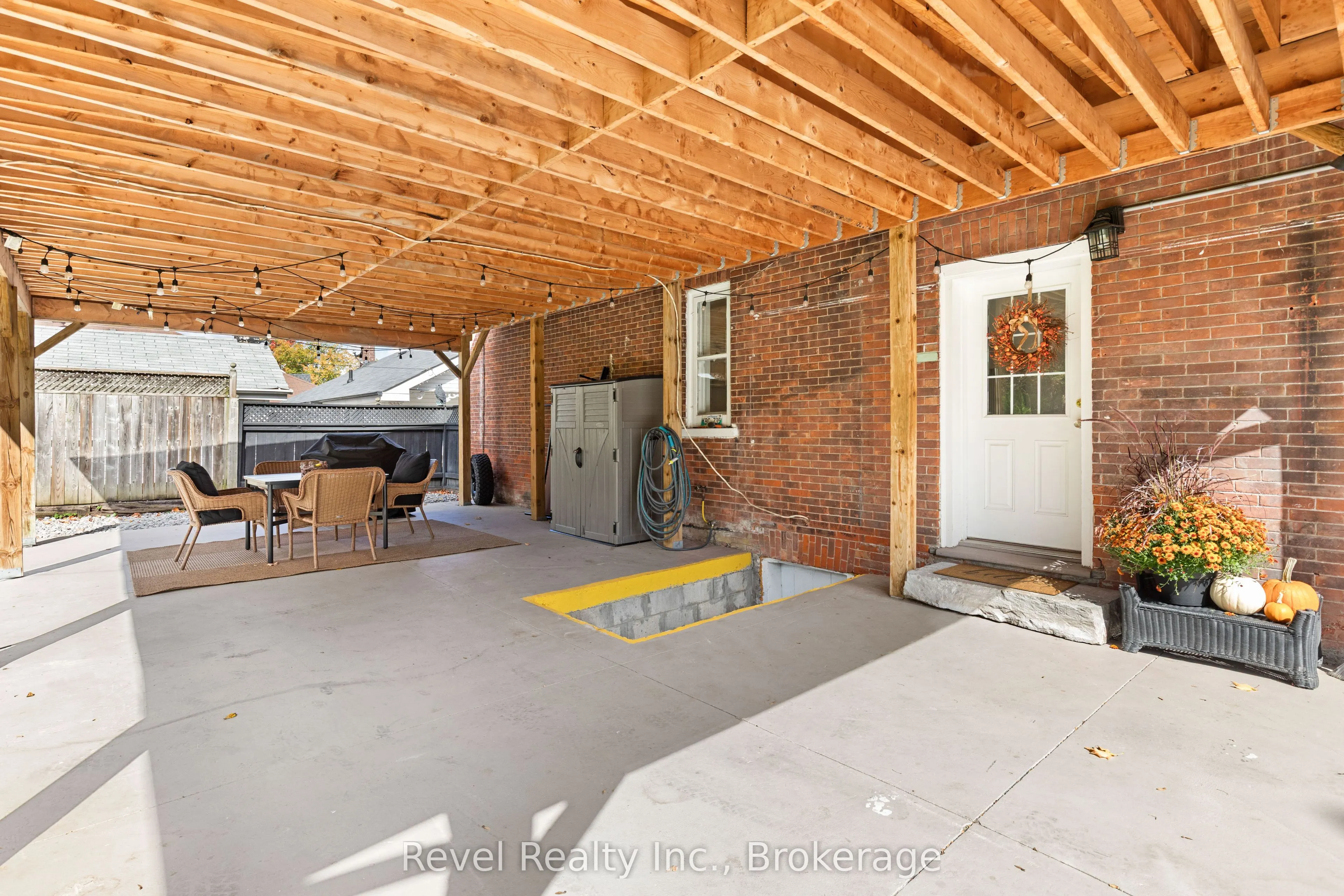 15578 Simcoe Street