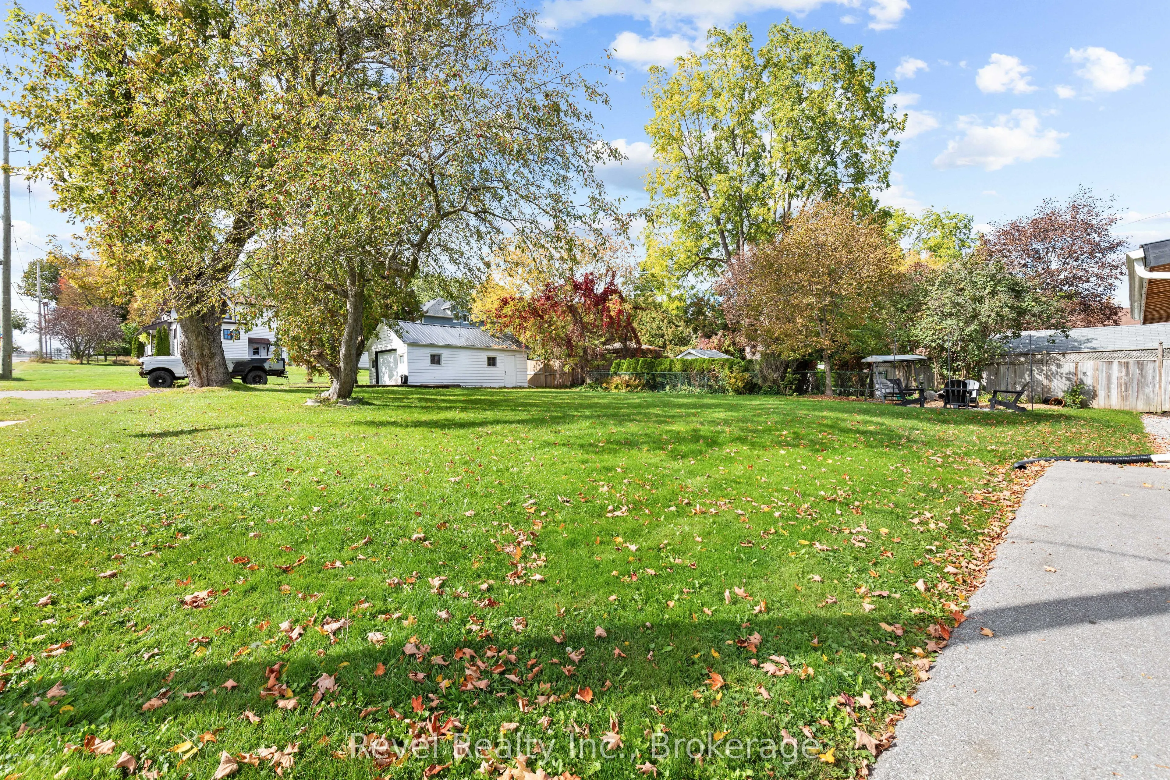 15578 Simcoe Street