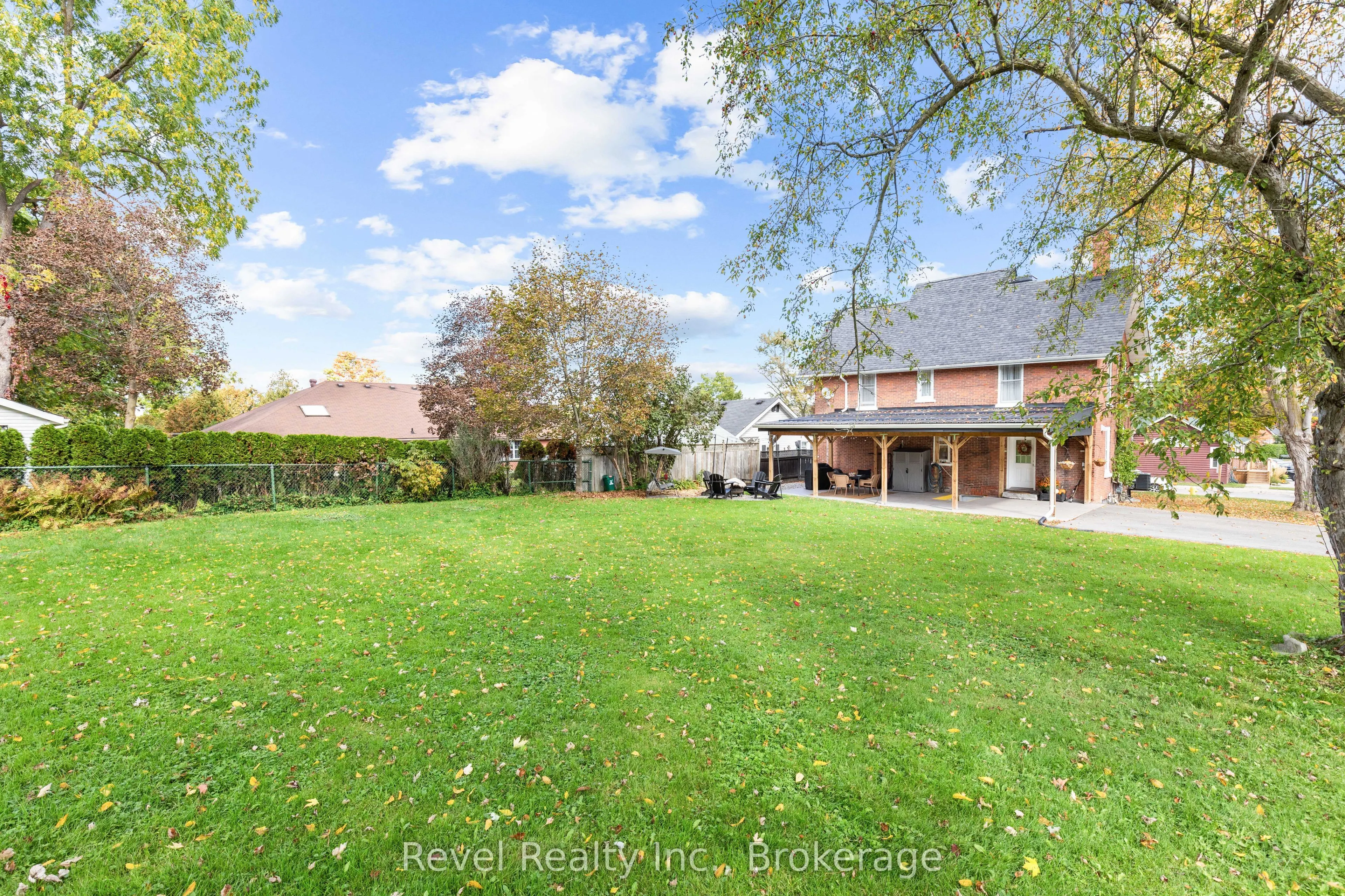 15578 Simcoe Street
