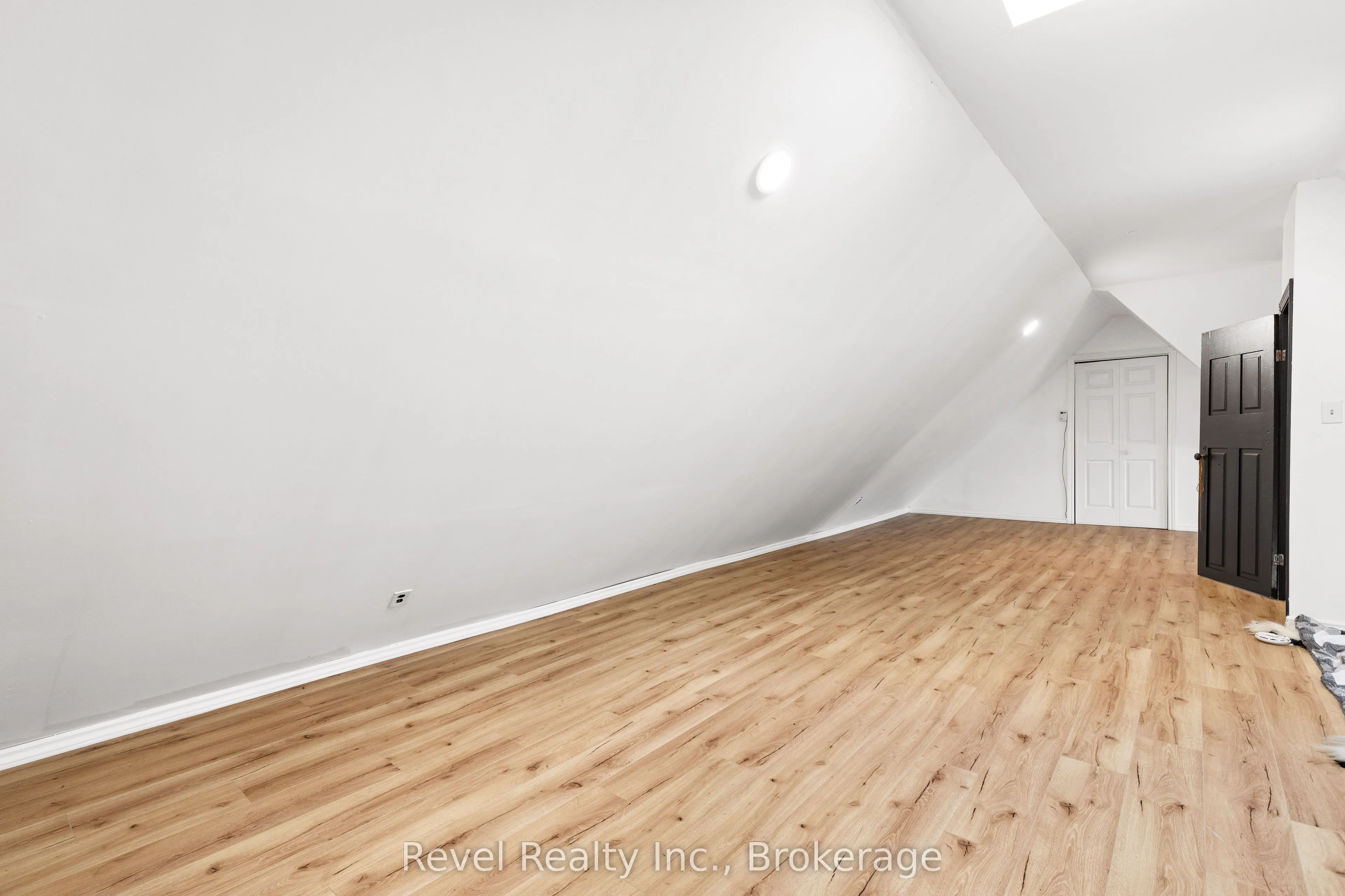 15578 Simcoe Street