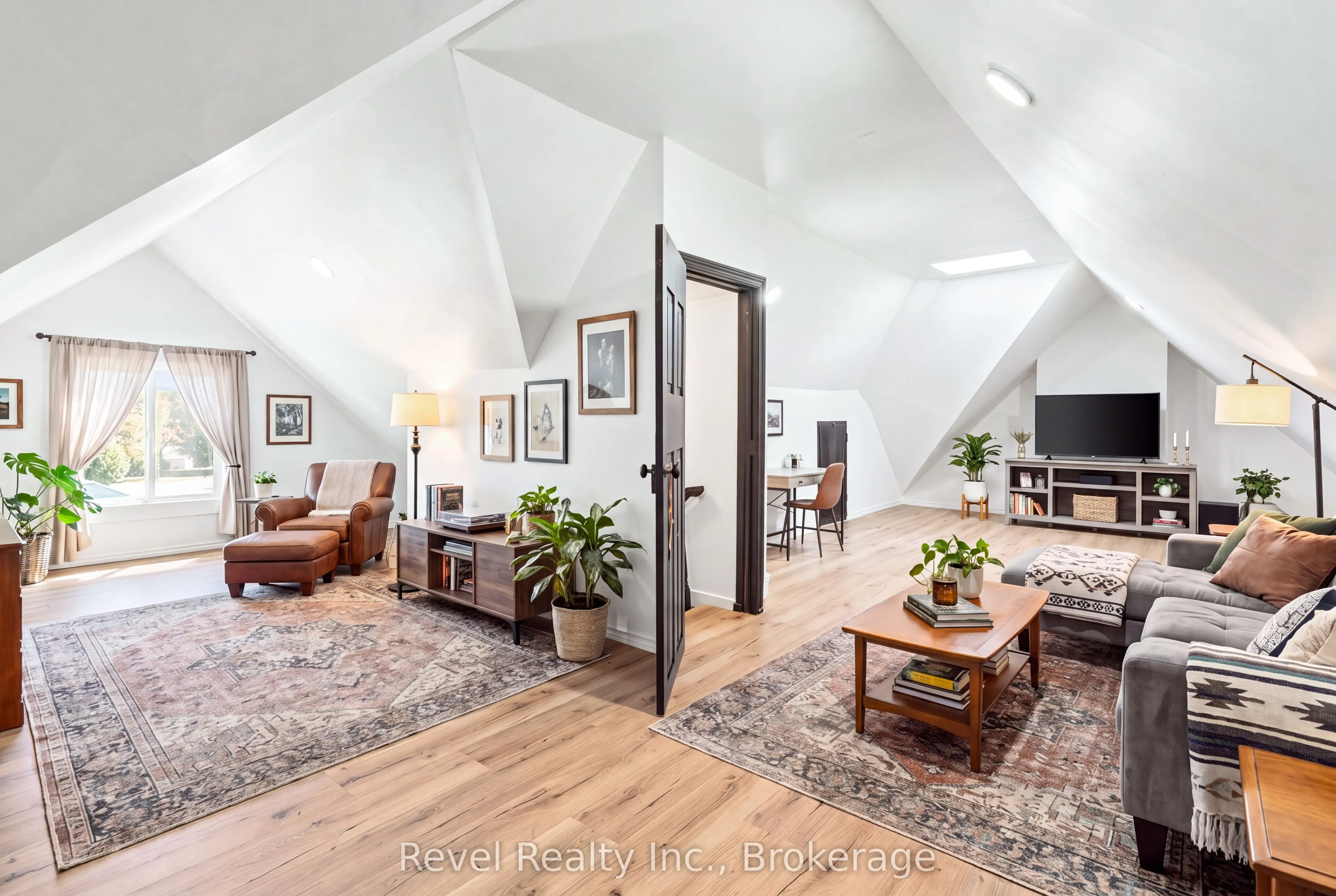 15578 Simcoe Street