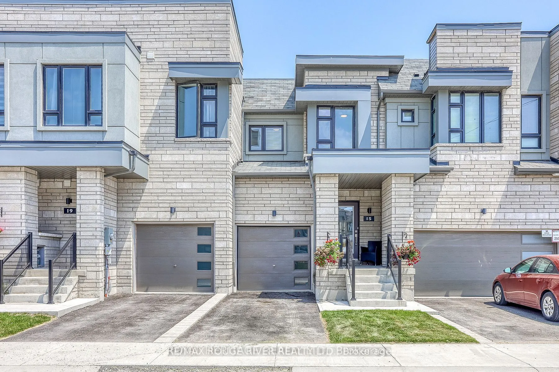 19 Caspian Square