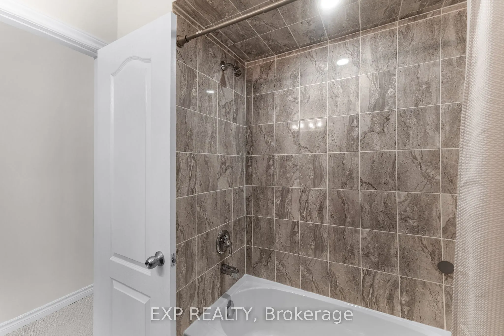 18 Hough Lane