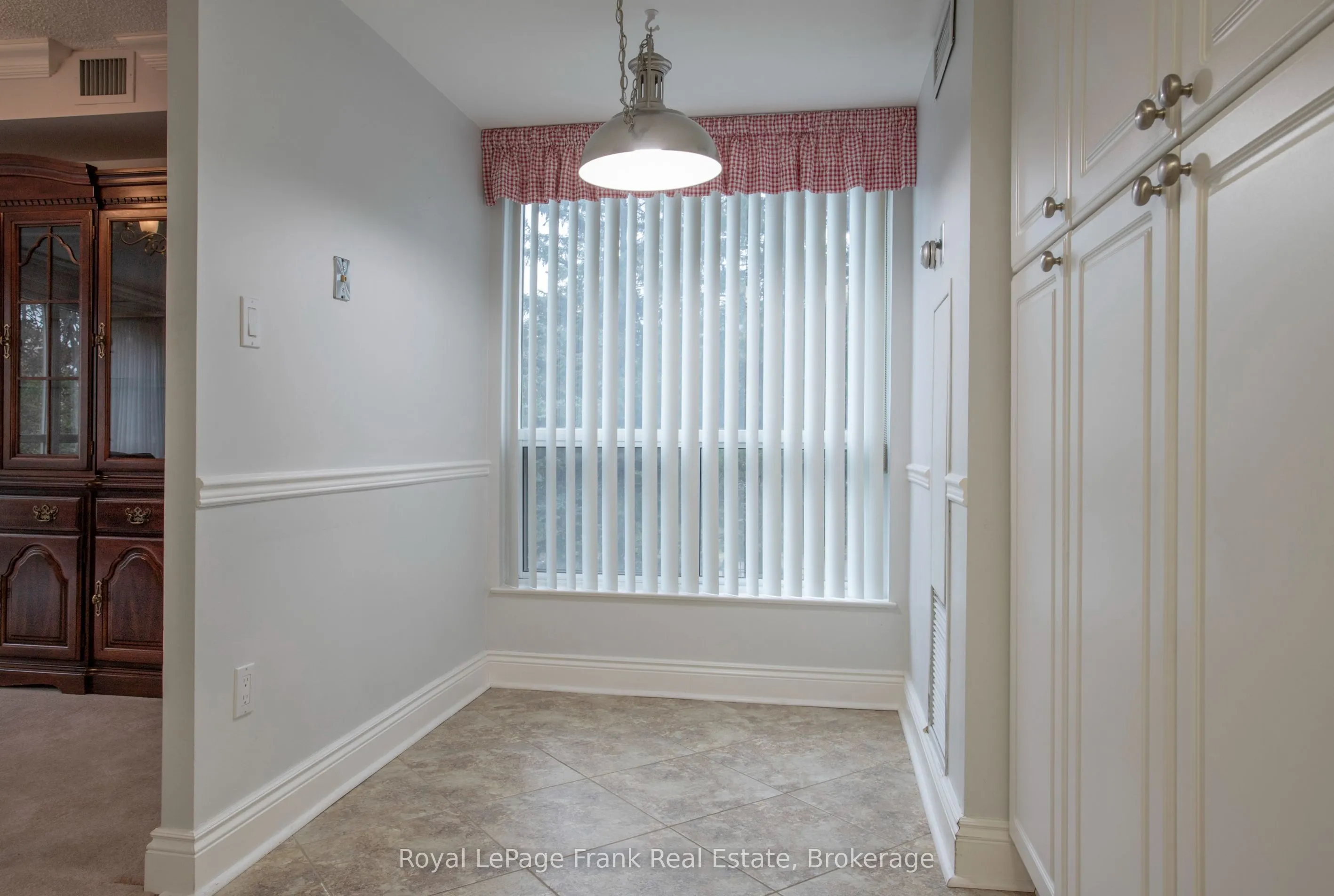 712 Rossland Road E #213