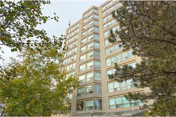 712 Rossland Road E