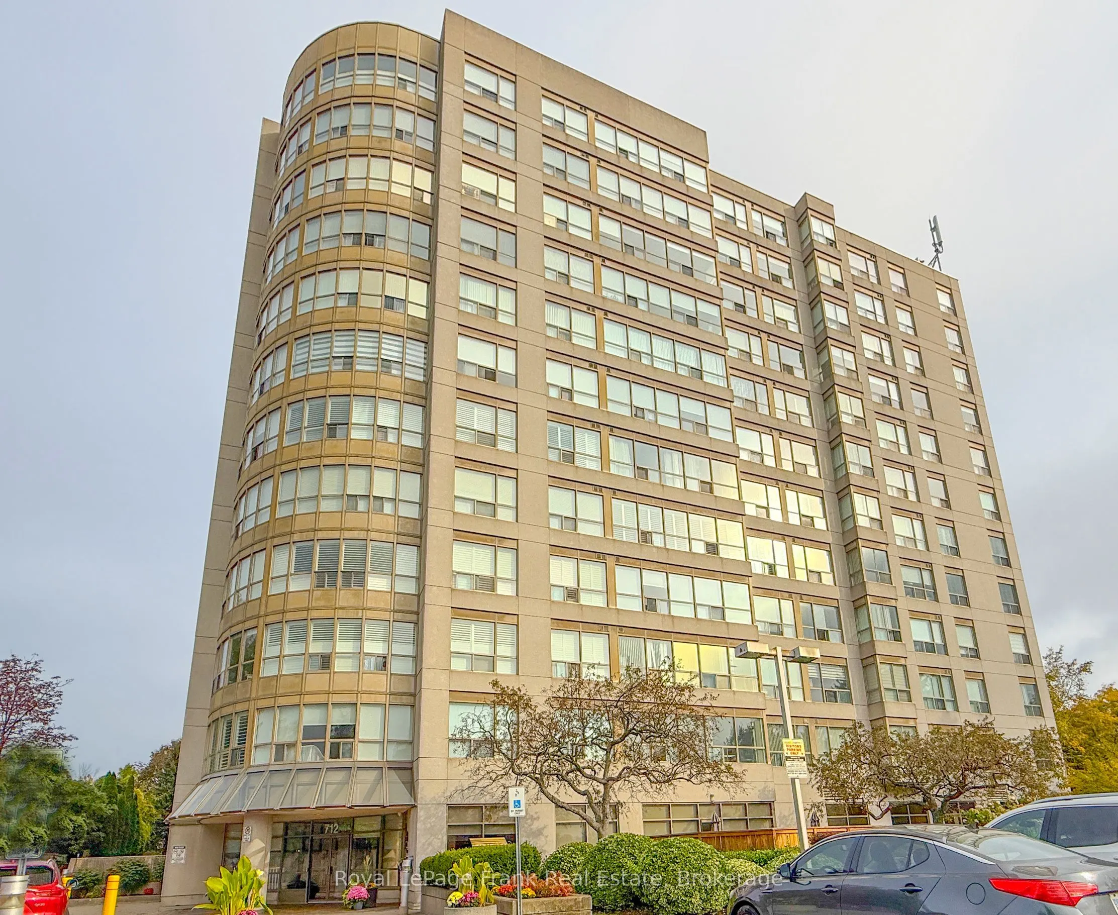 712 Rossland Road E #213