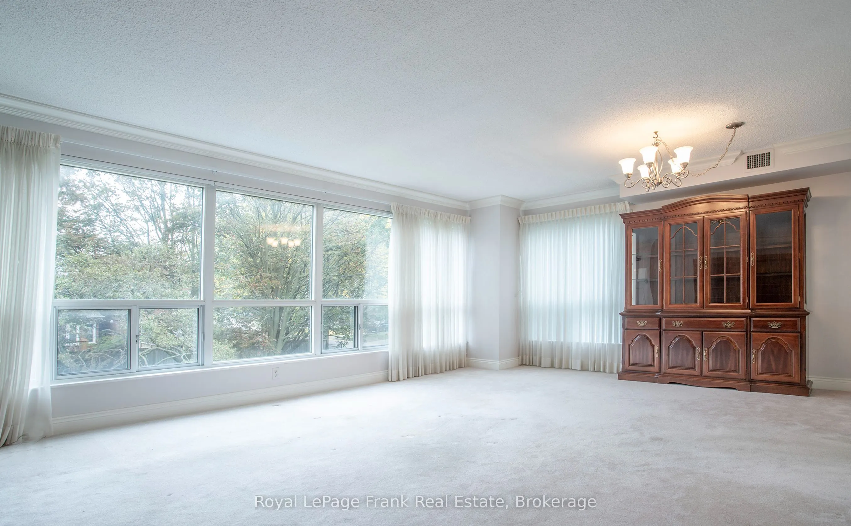 712 Rossland Road E #213