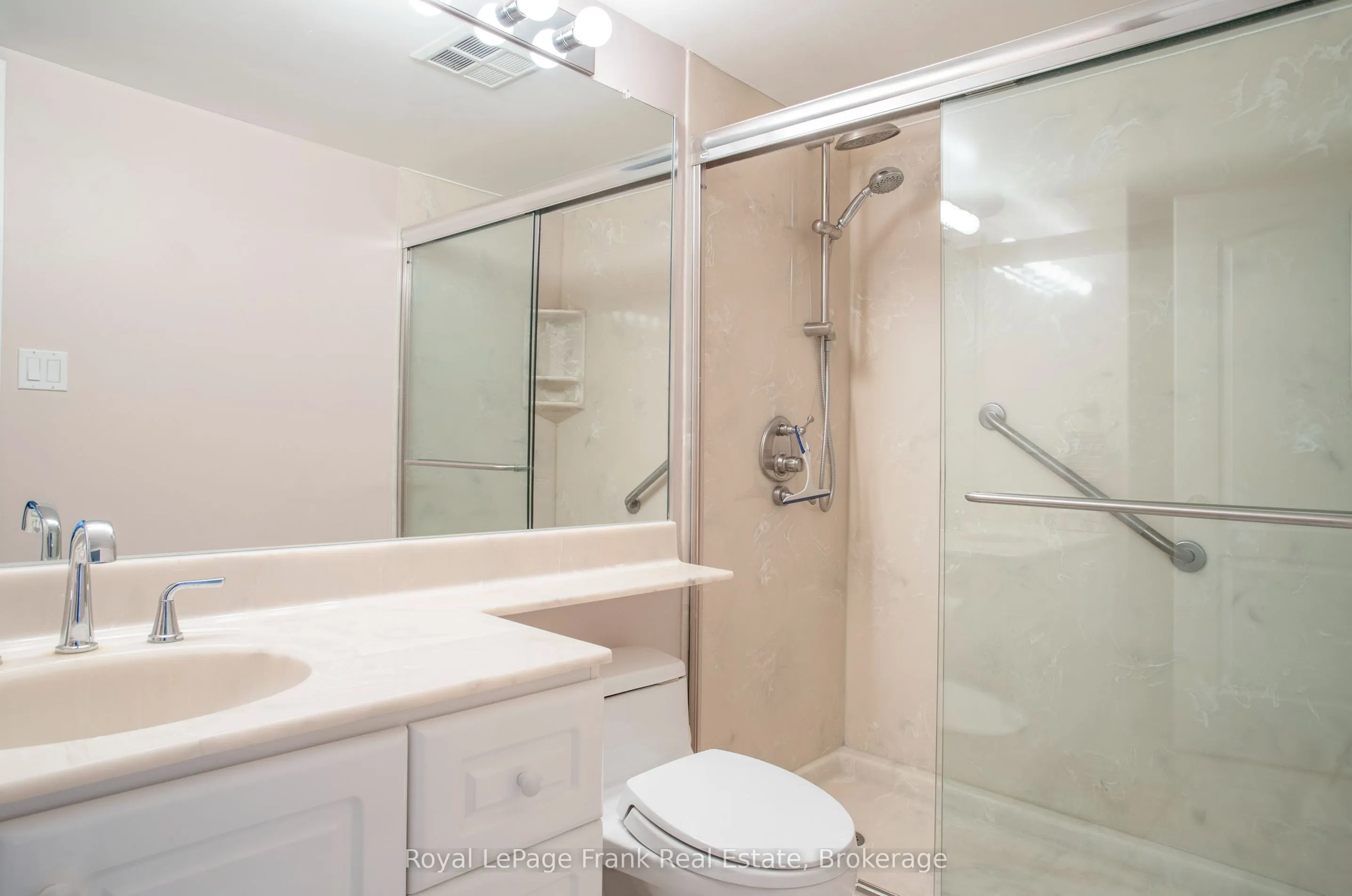 712 Rossland Road E #213