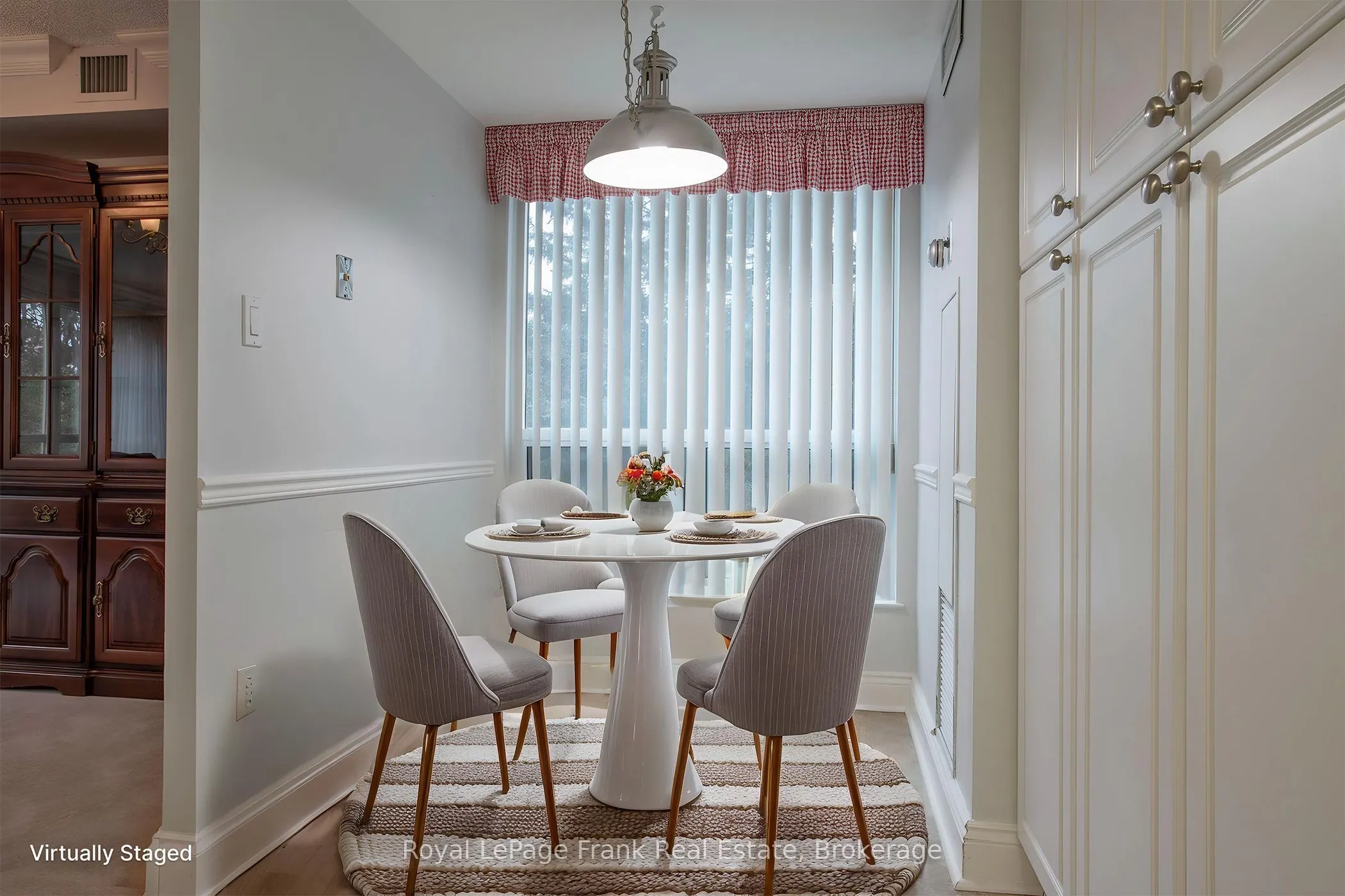 712 Rossland Road E #213
