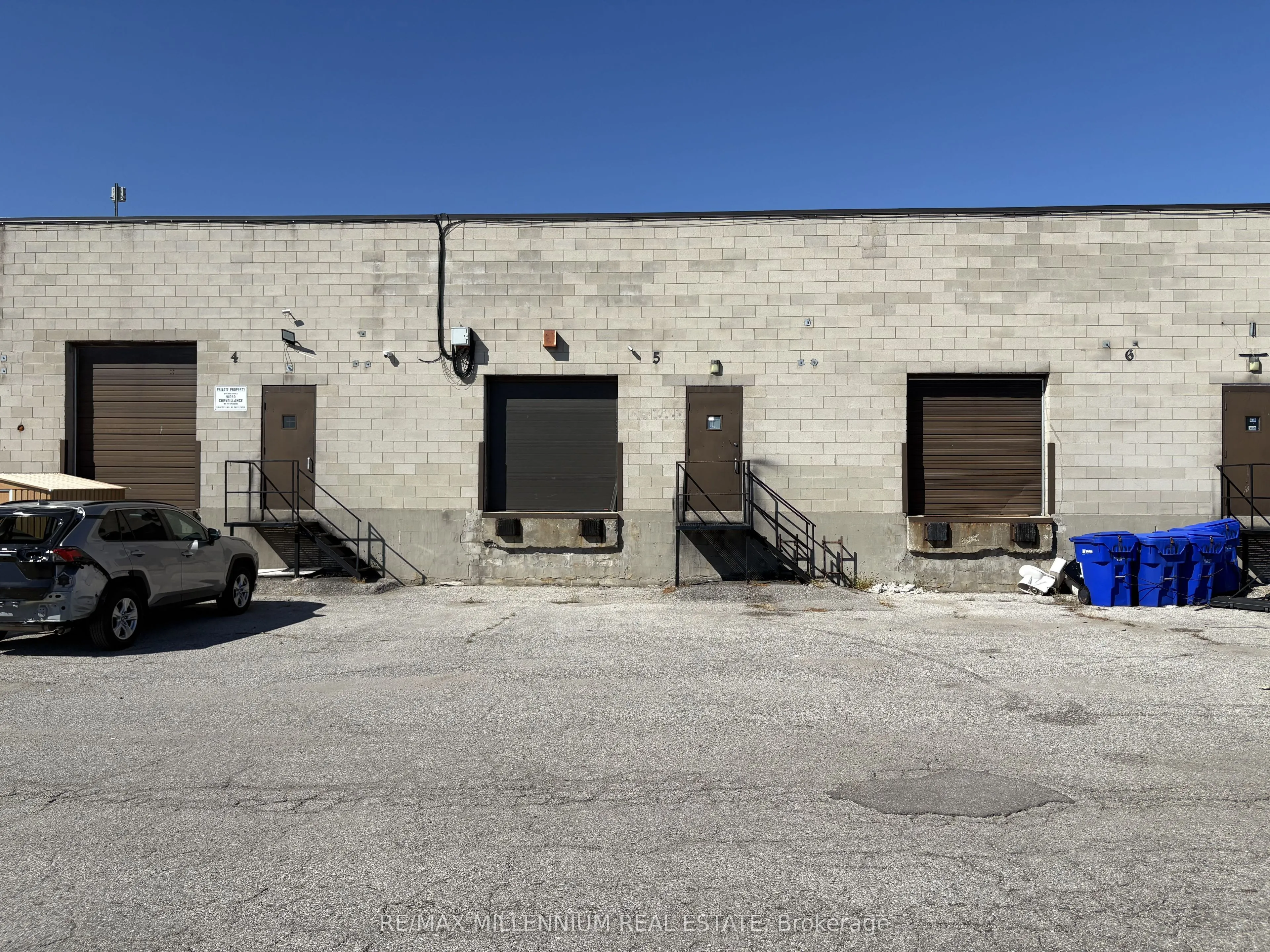 377 Mackenzie Avenue #5