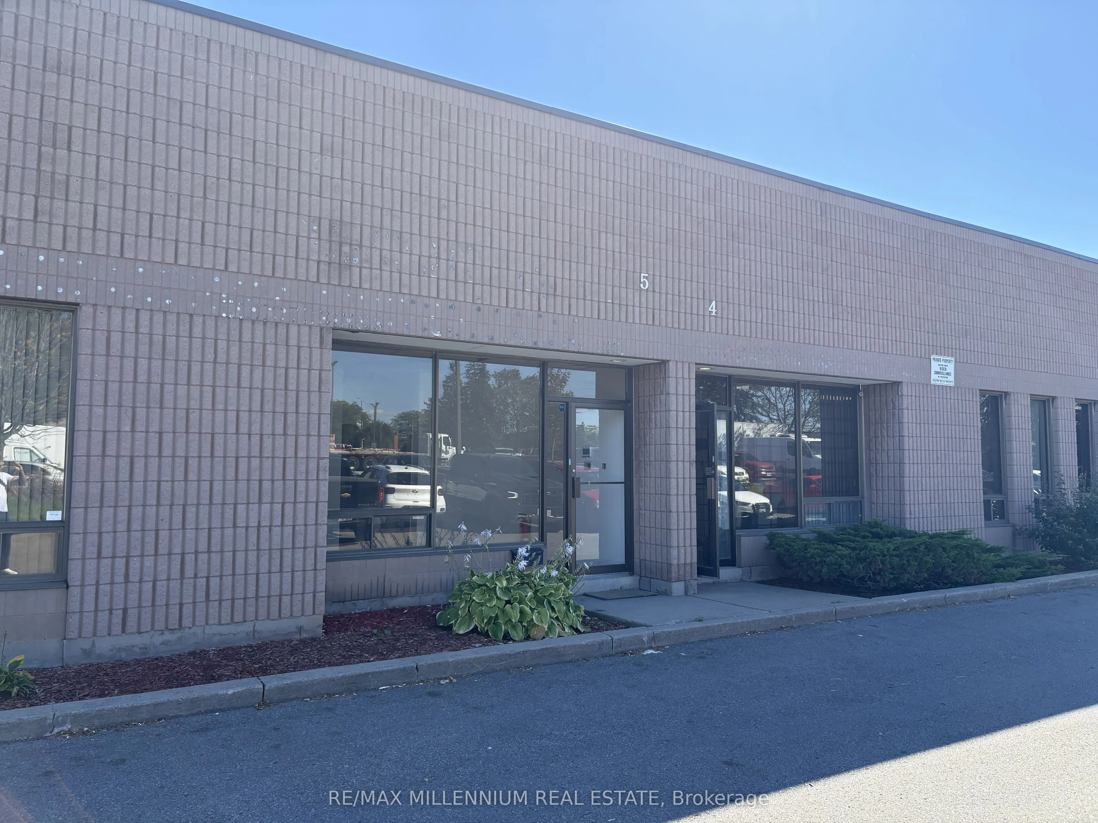 377 Mackenzie Avenue #5