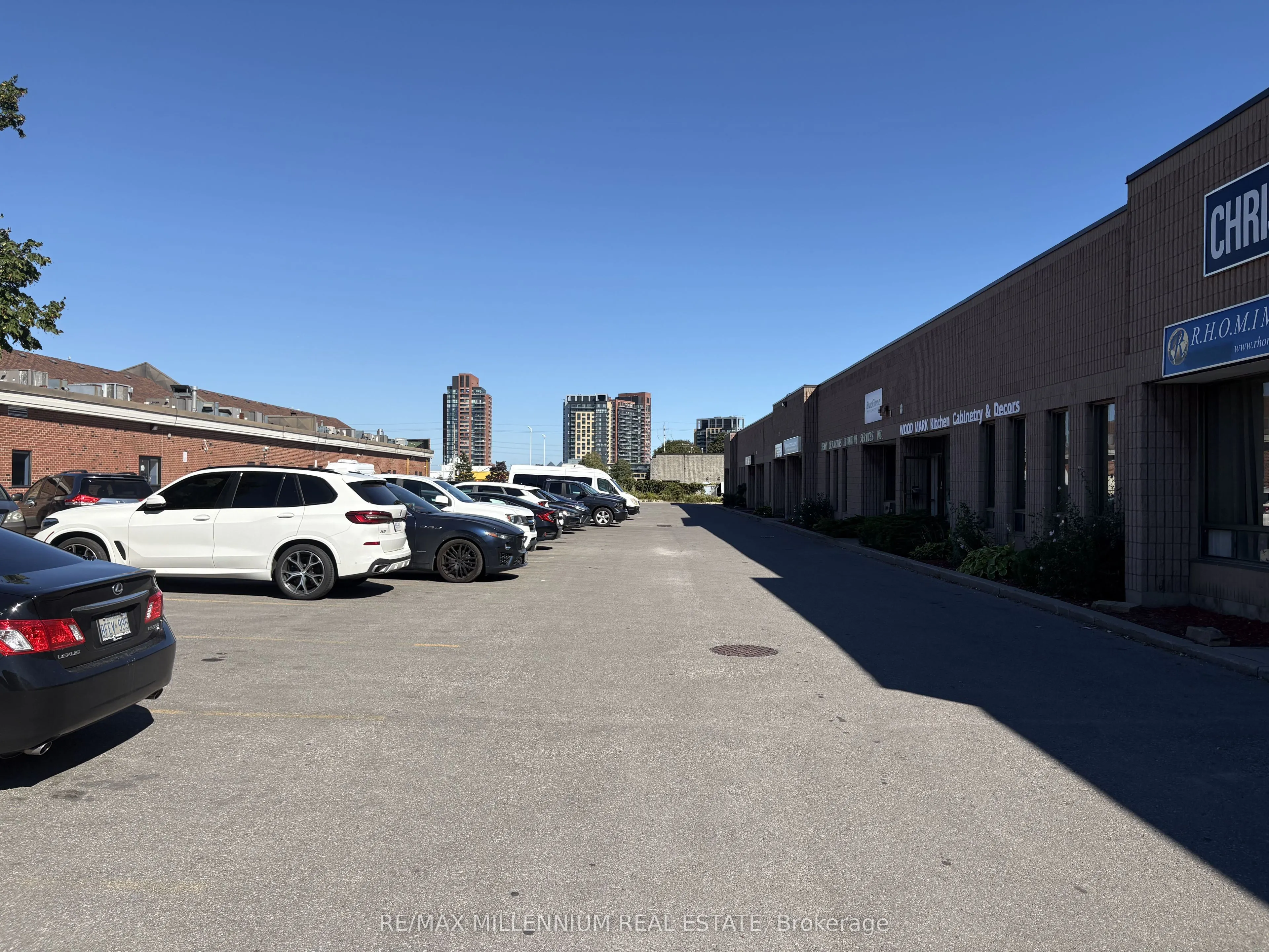 377 Mackenzie Avenue #5