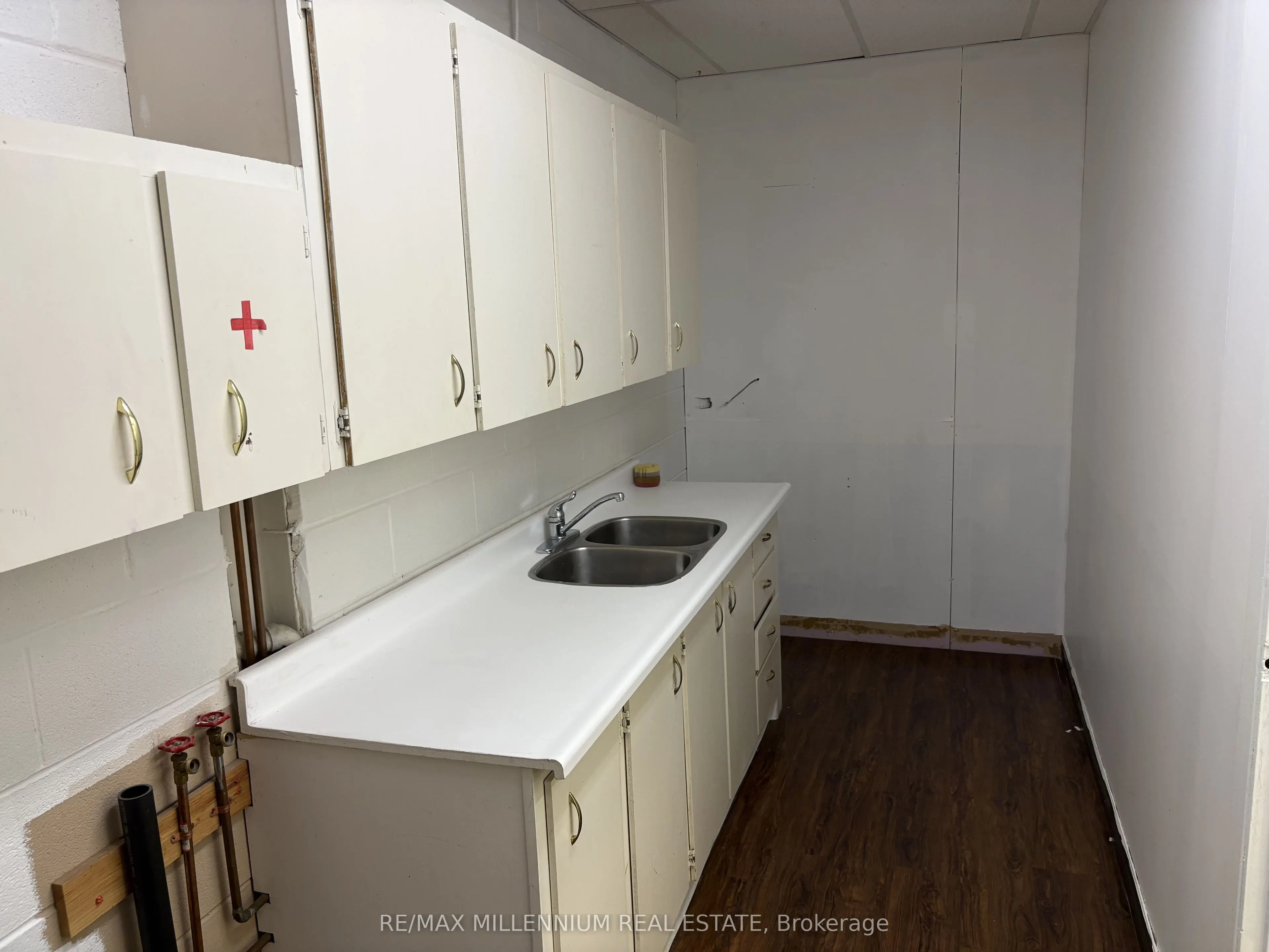 377 Mackenzie Avenue #5