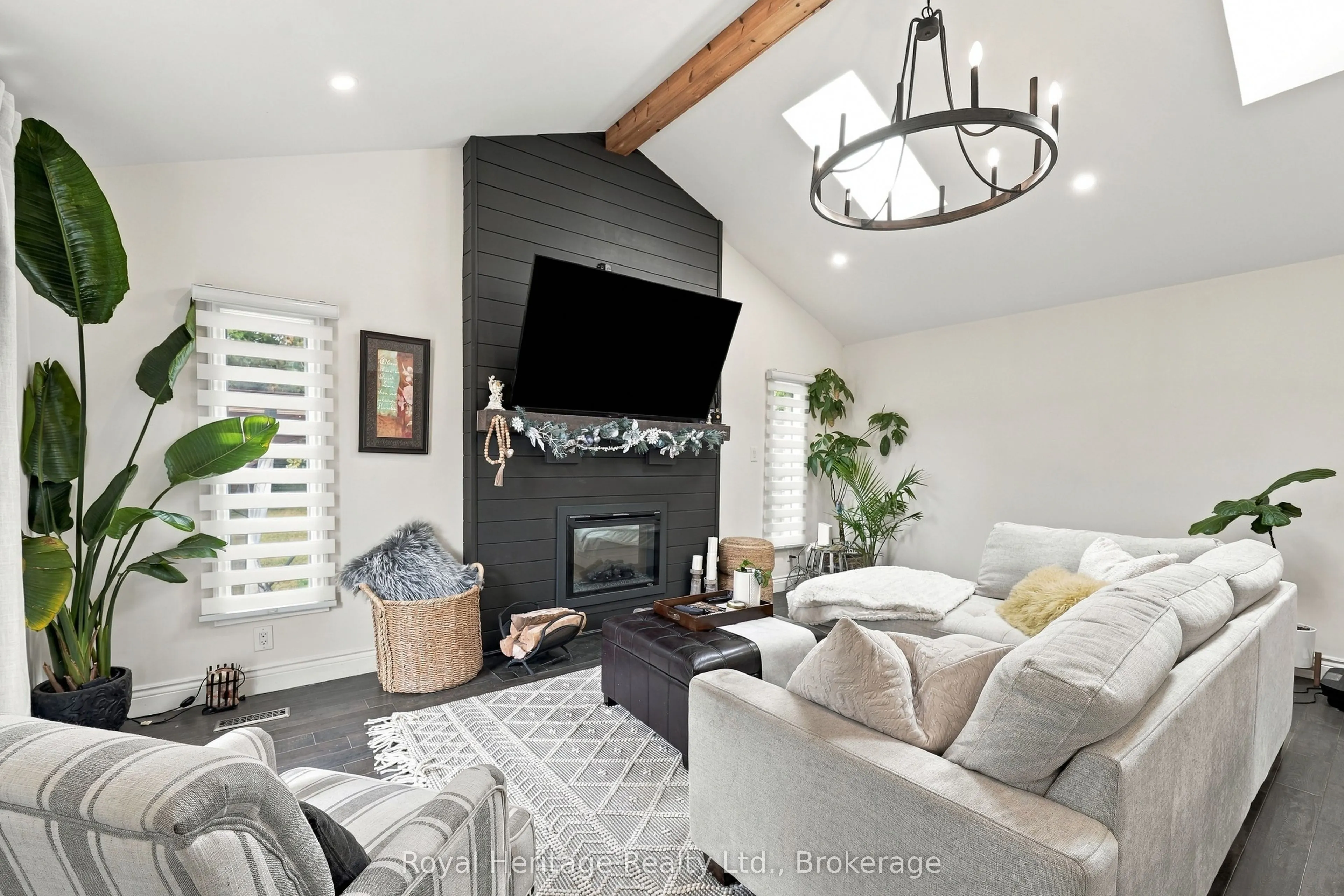 618 Sunset Boulevard