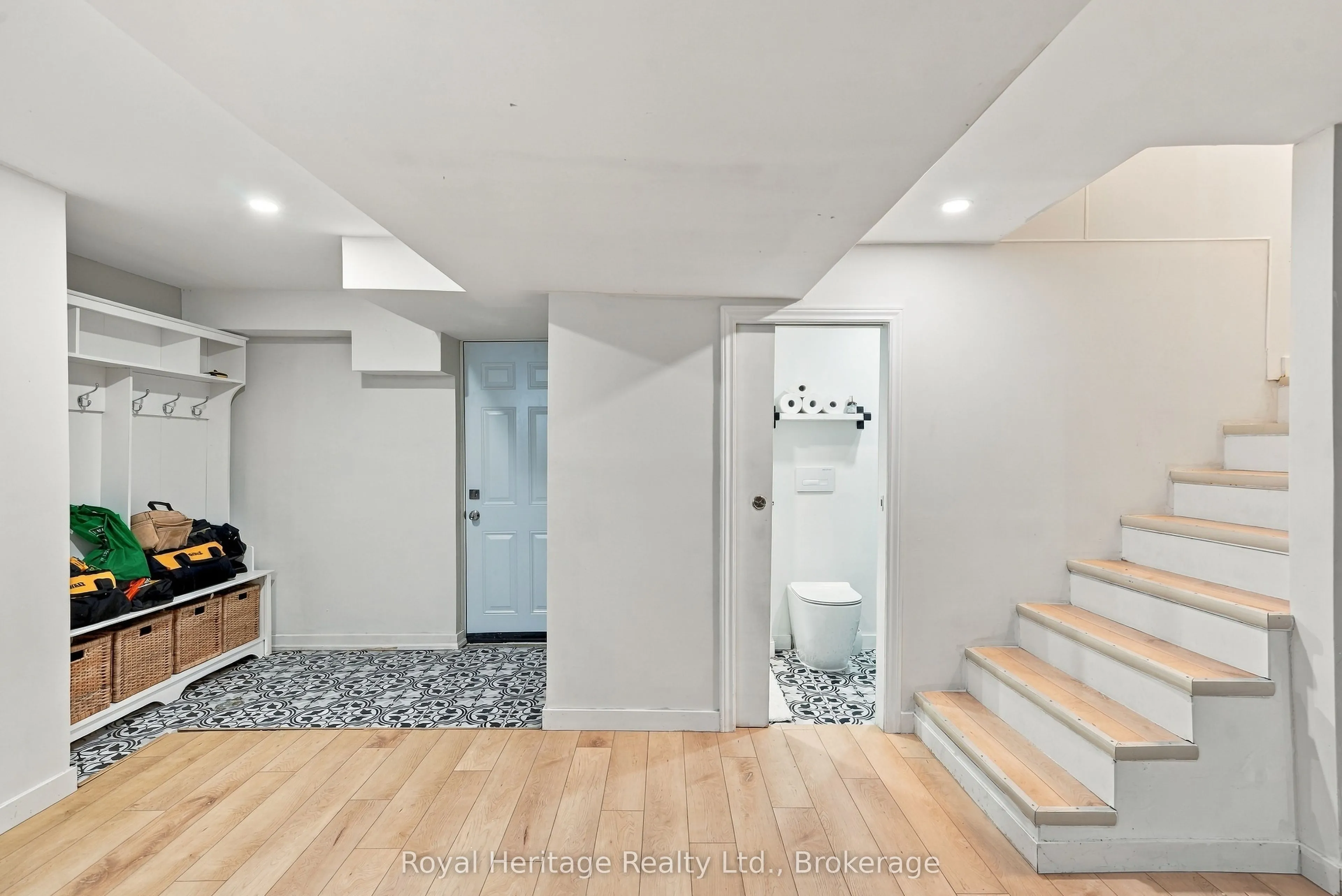 618 Sunset Boulevard