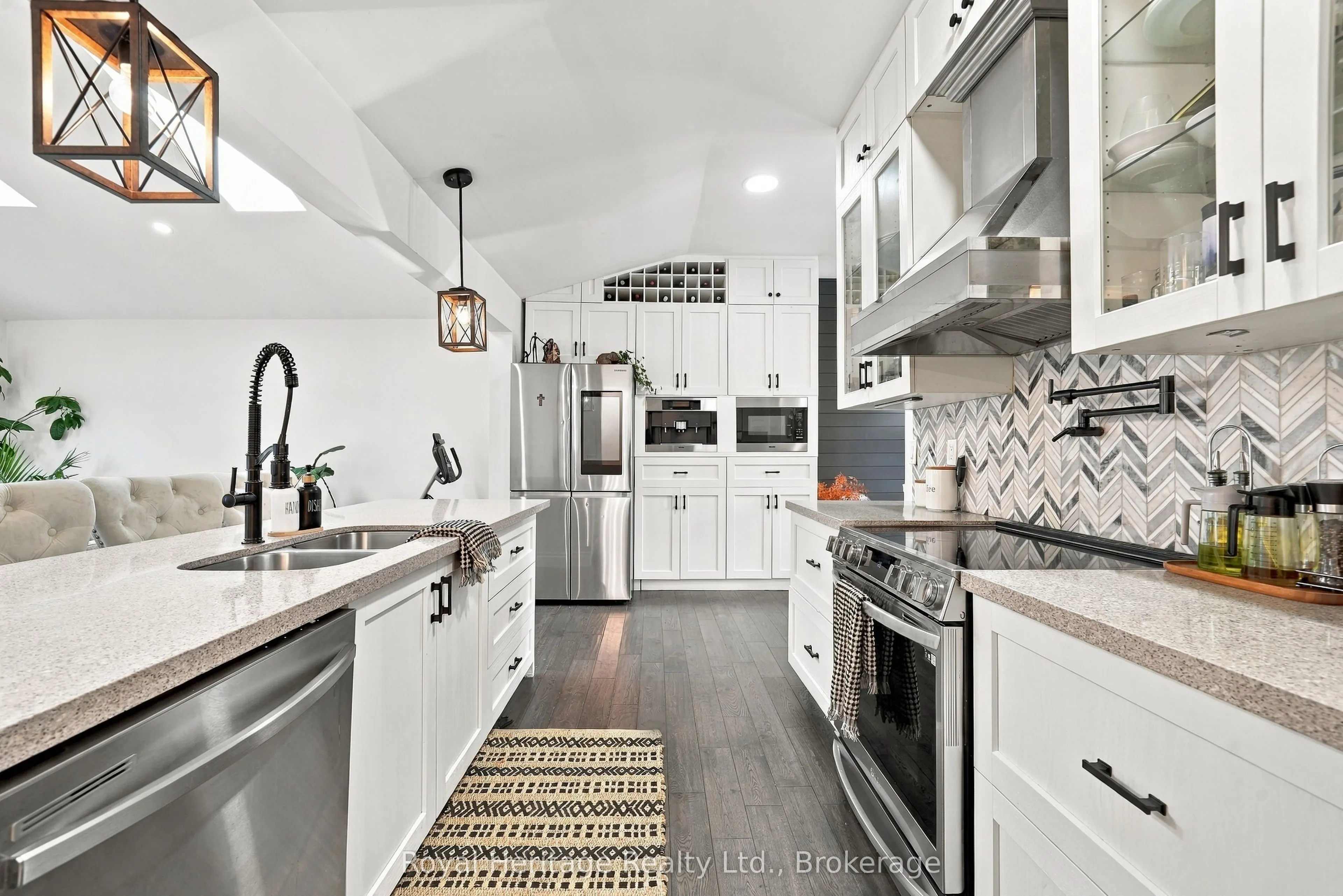 618 Sunset Boulevard