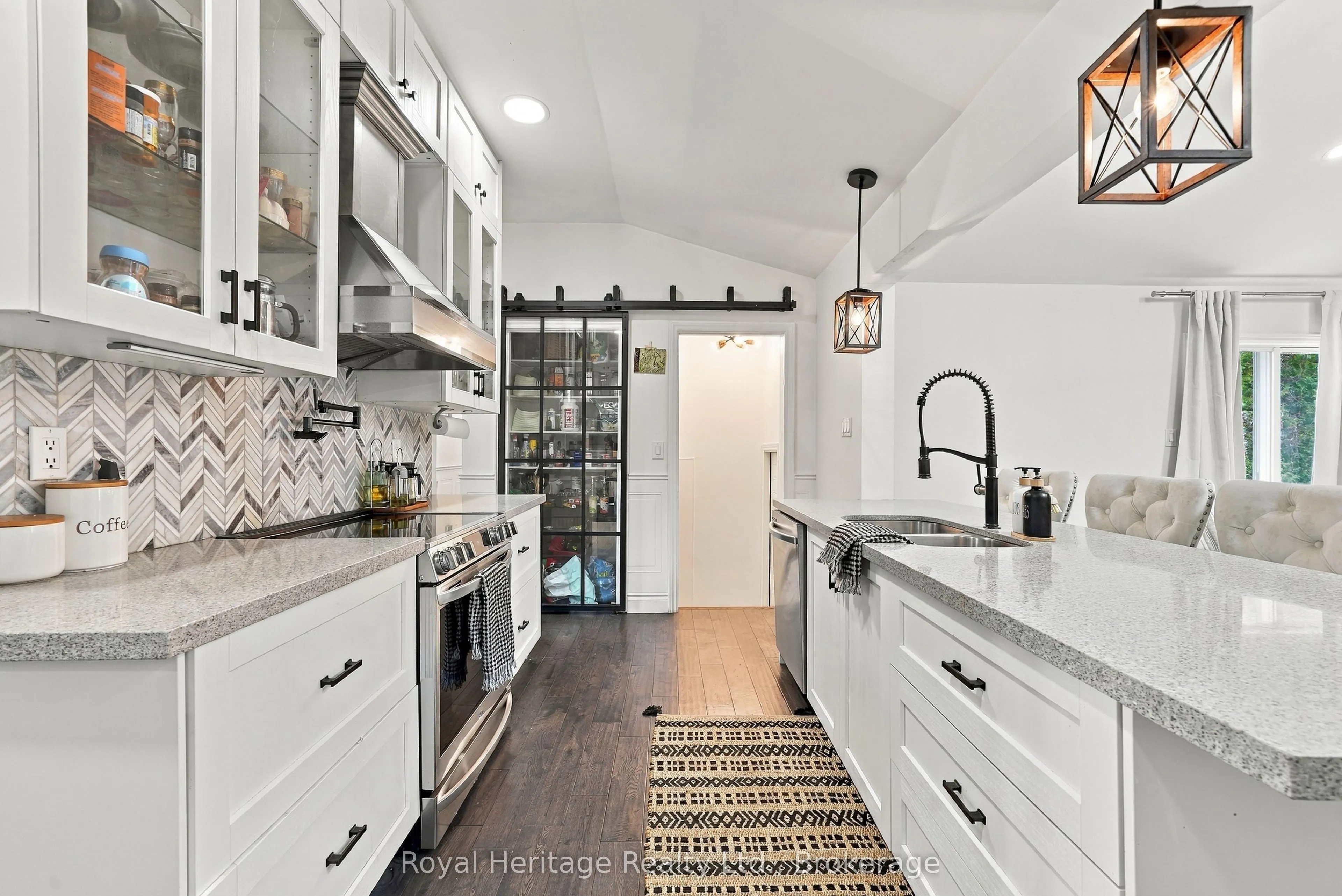 618 Sunset Boulevard