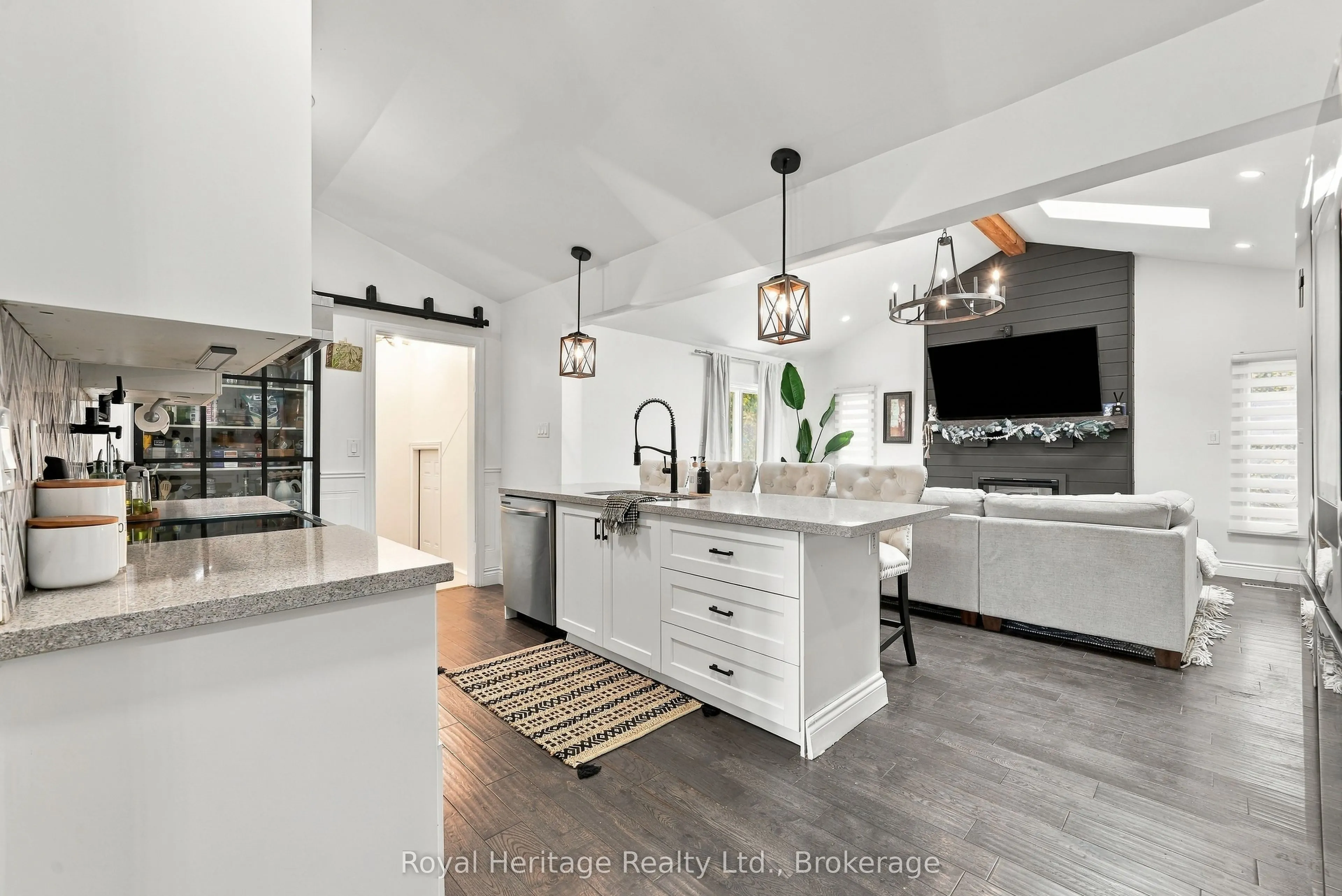618 Sunset Boulevard