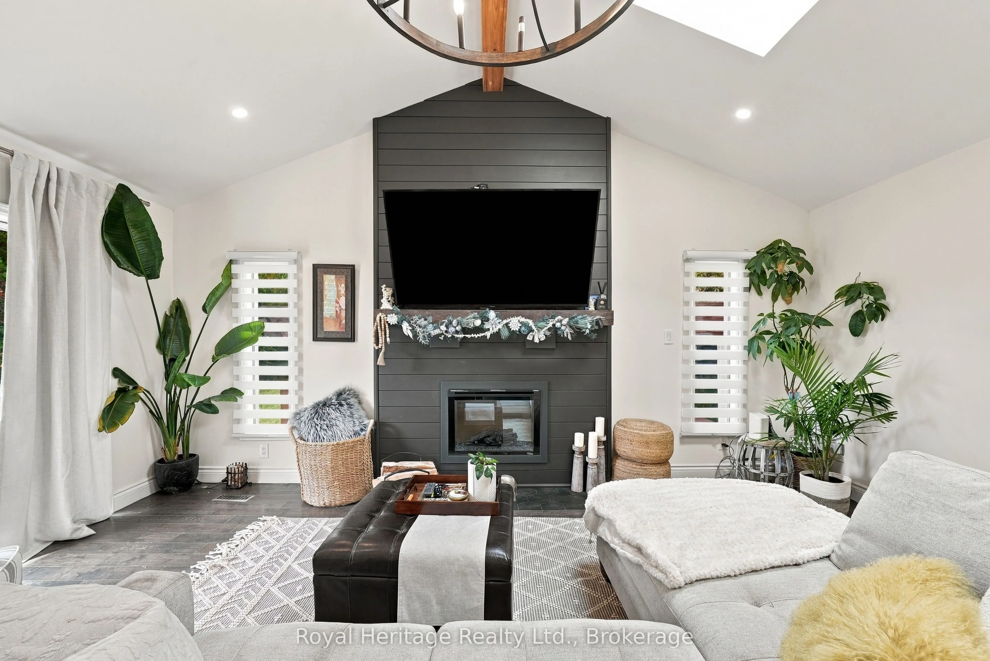 618 Sunset Boulevard