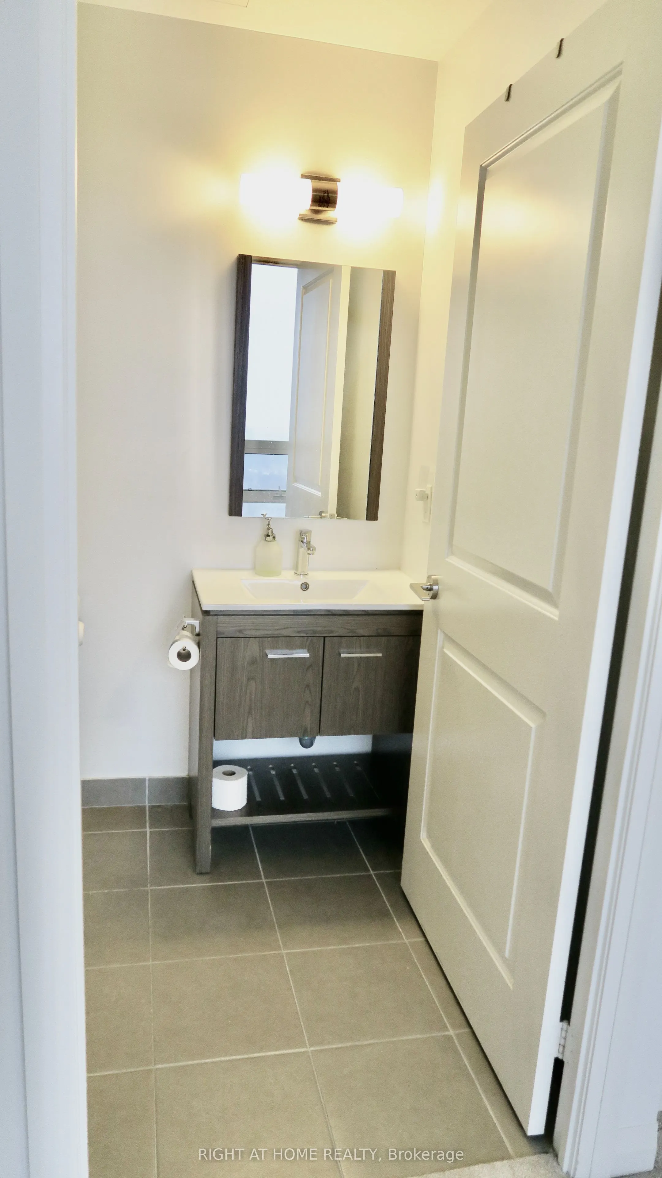 30 Meadowglen Place #2707