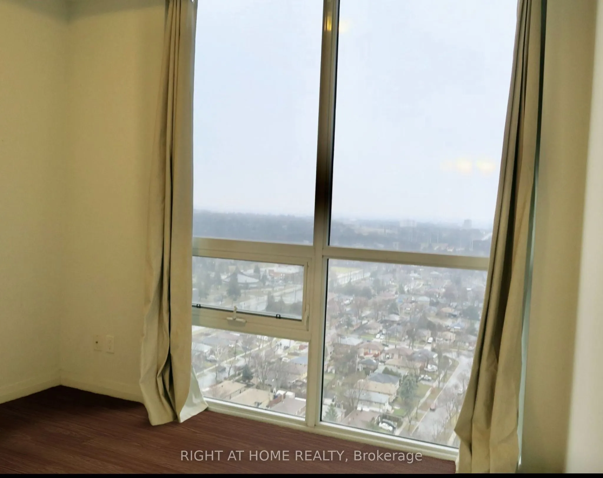 30 Meadowglen Place #2707