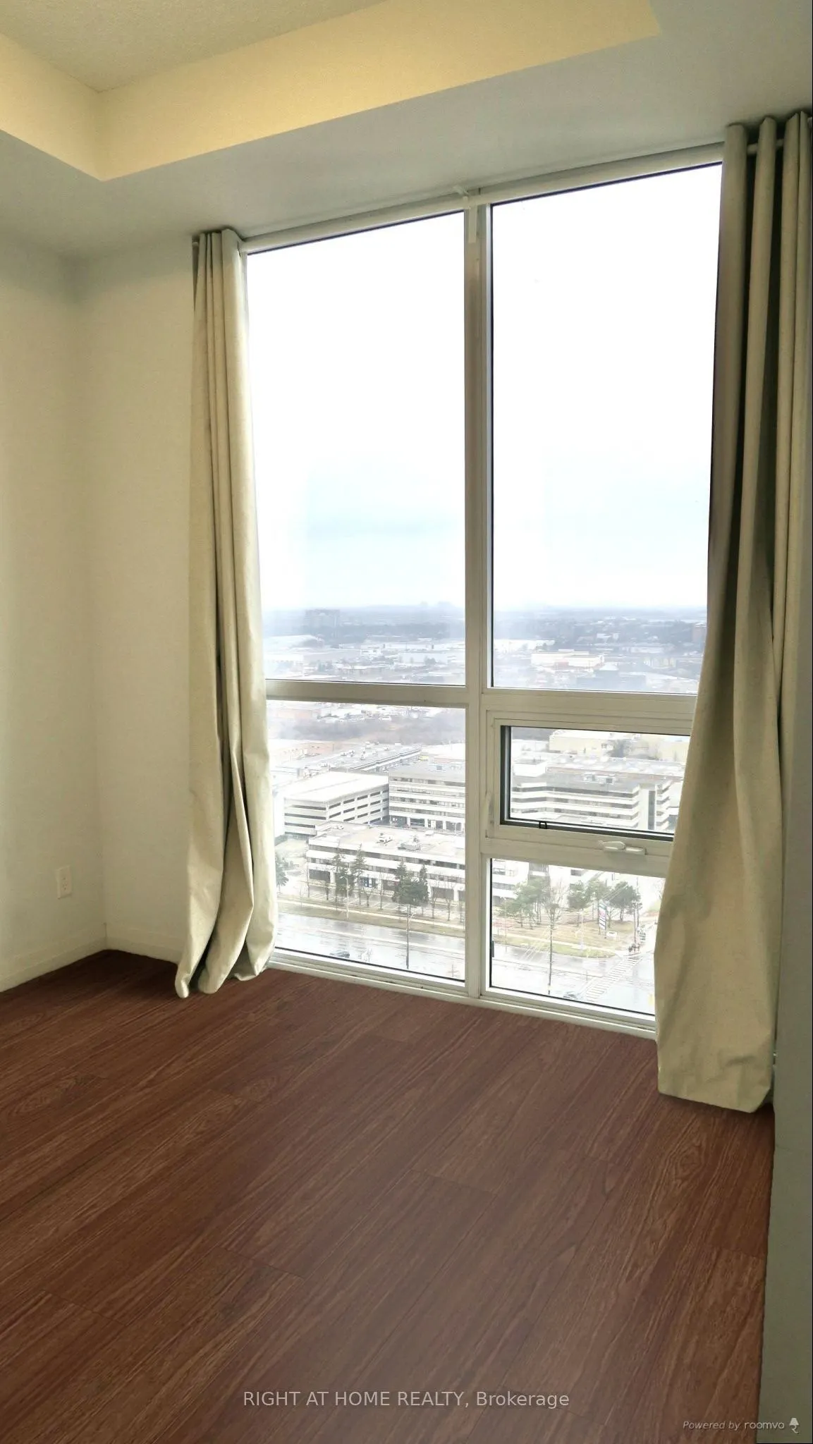 30 Meadowglen Place #2707