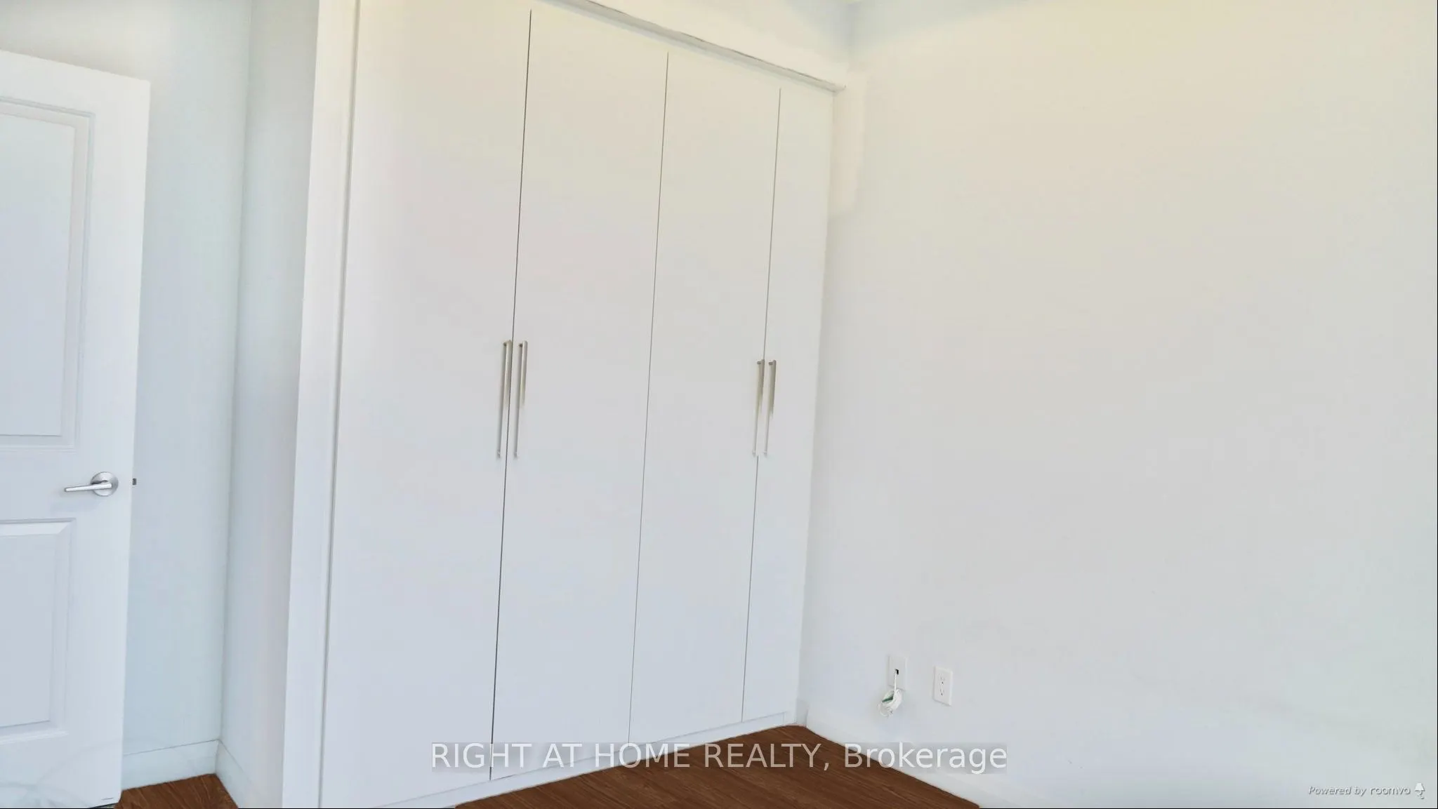 30 Meadowglen Place #2707