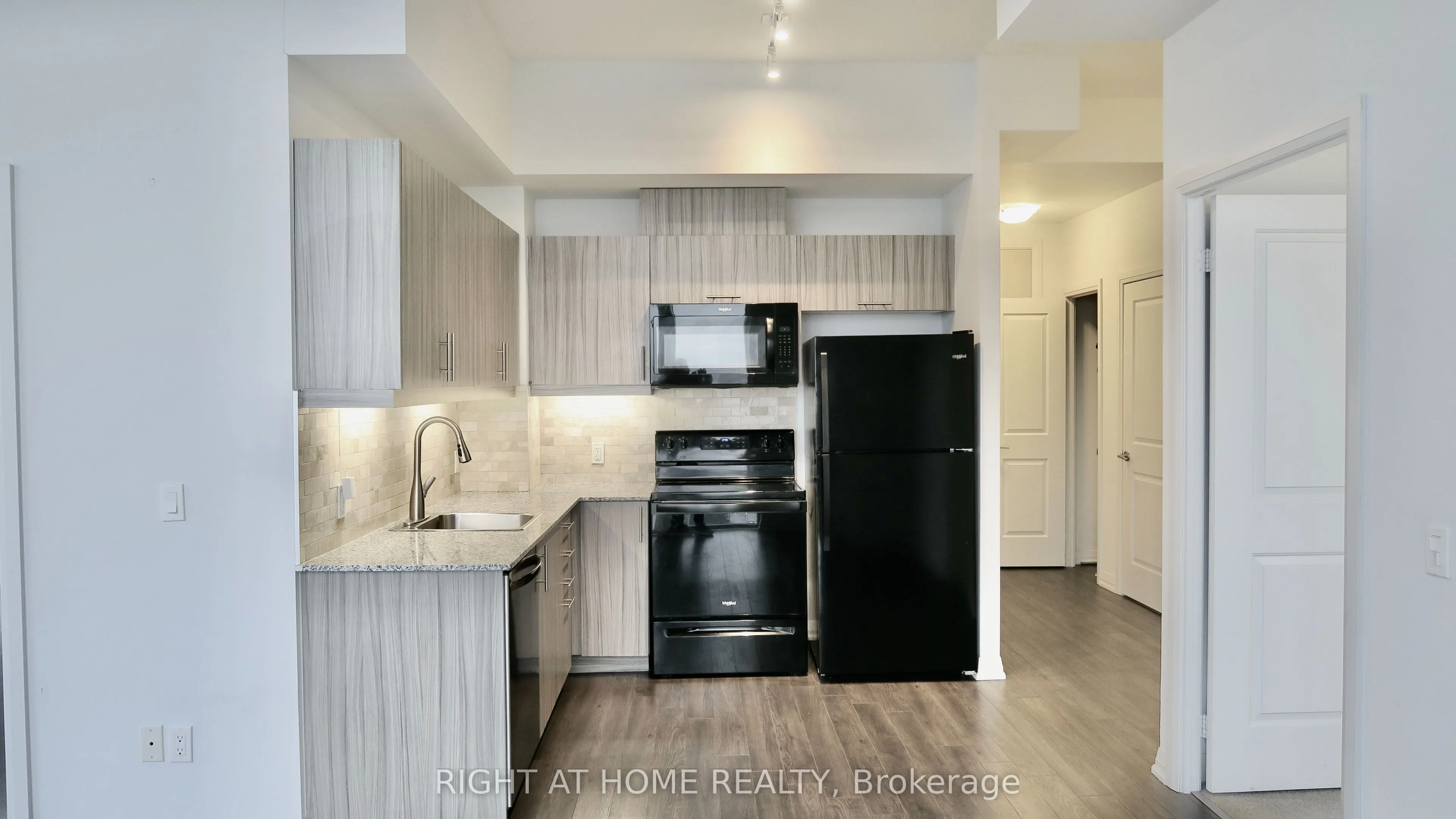 30 Meadowglen Place #2707