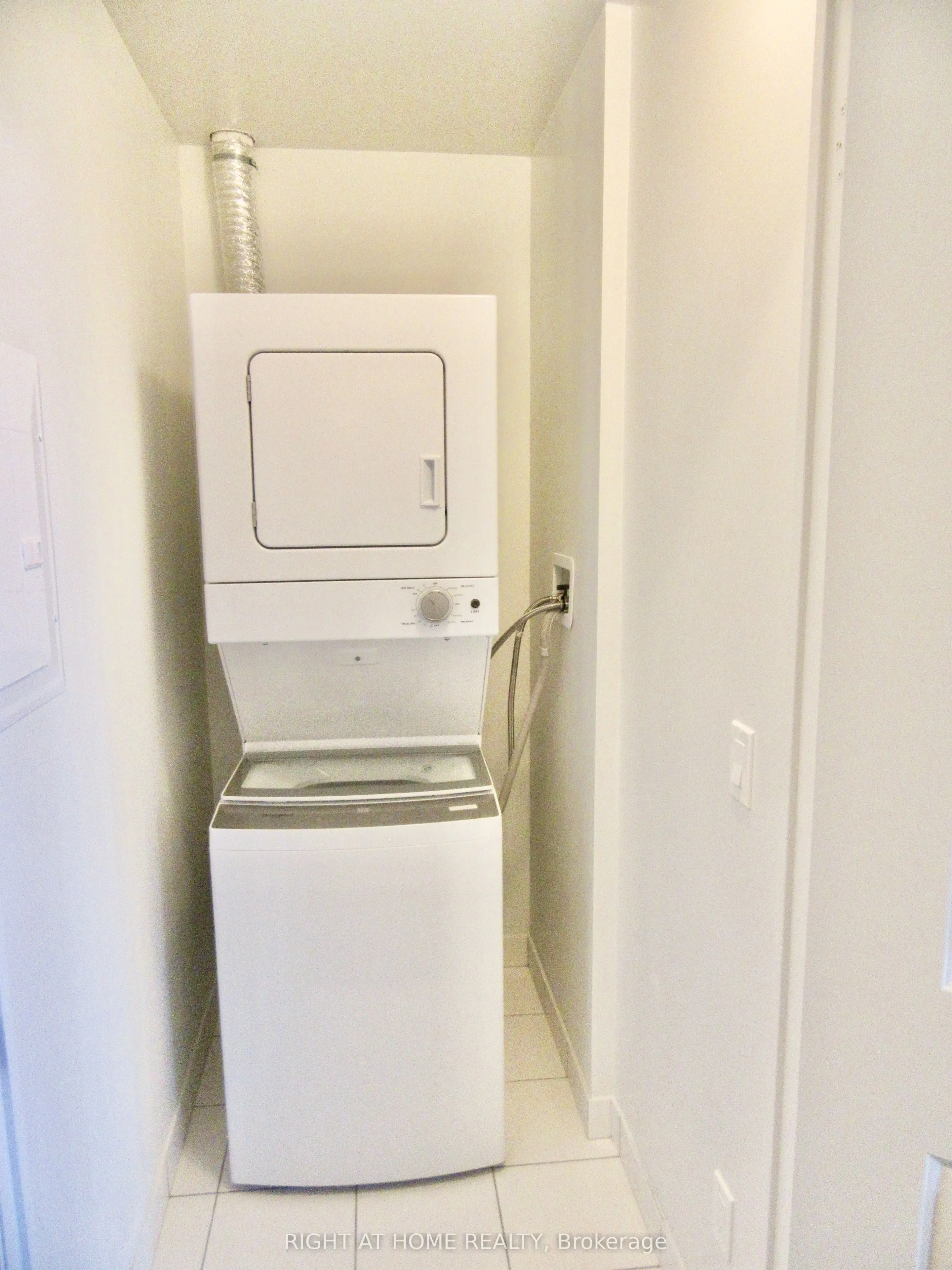 30 Meadowglen Place #2707