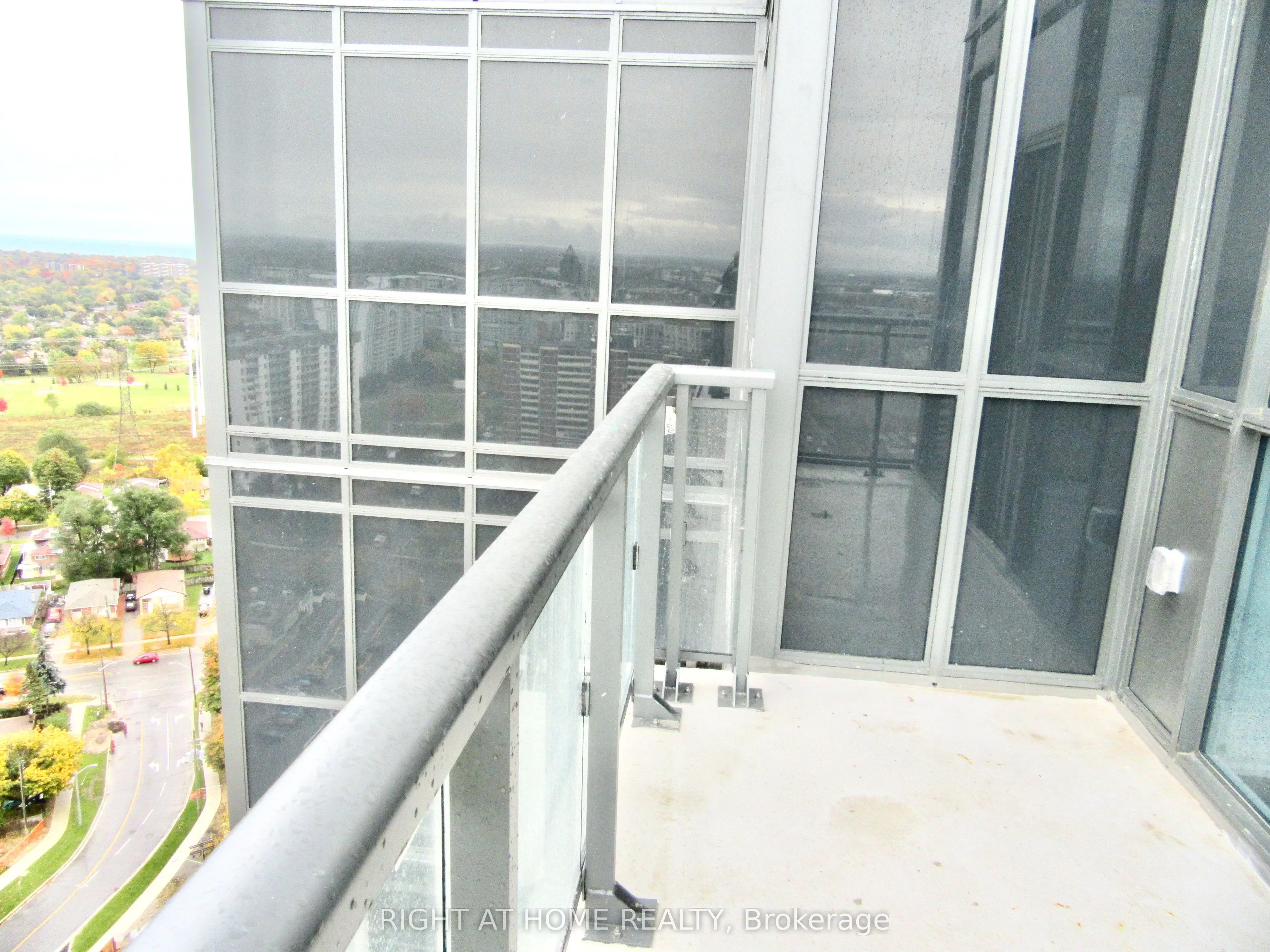 30 Meadowglen Place #2707