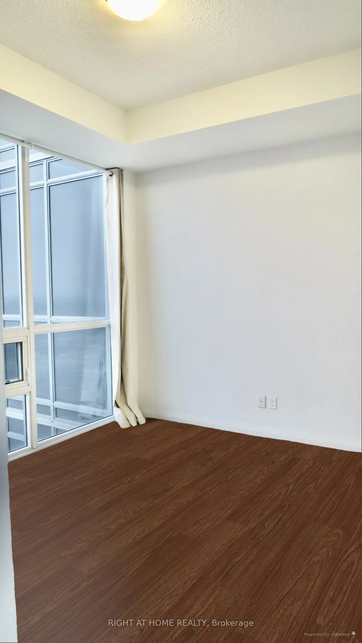 30 Meadowglen Place #2707