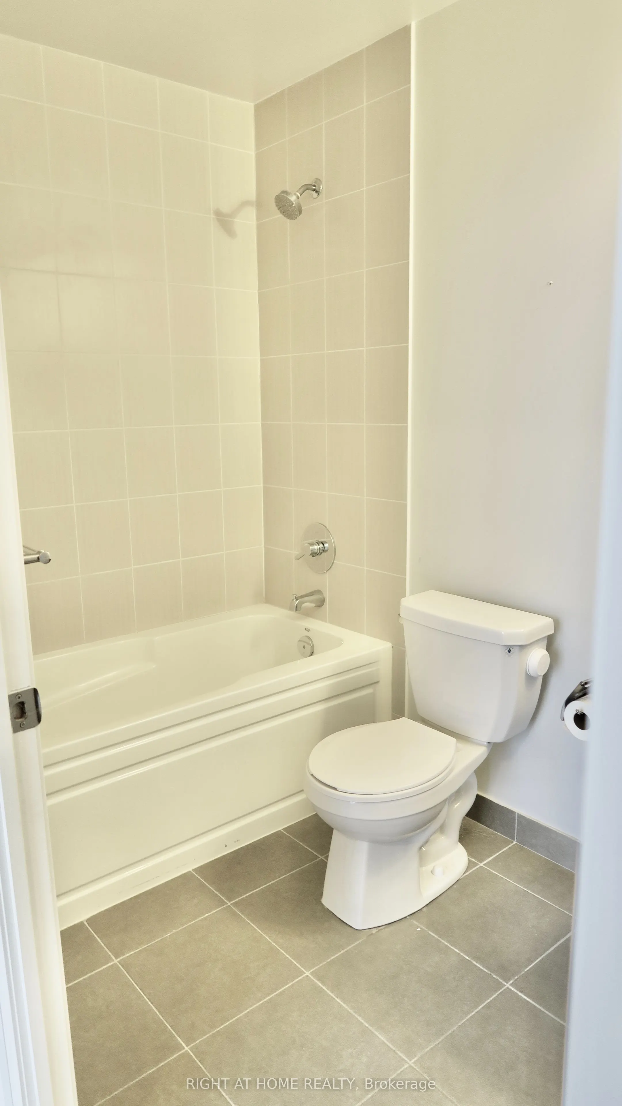 30 Meadowglen Place #2707