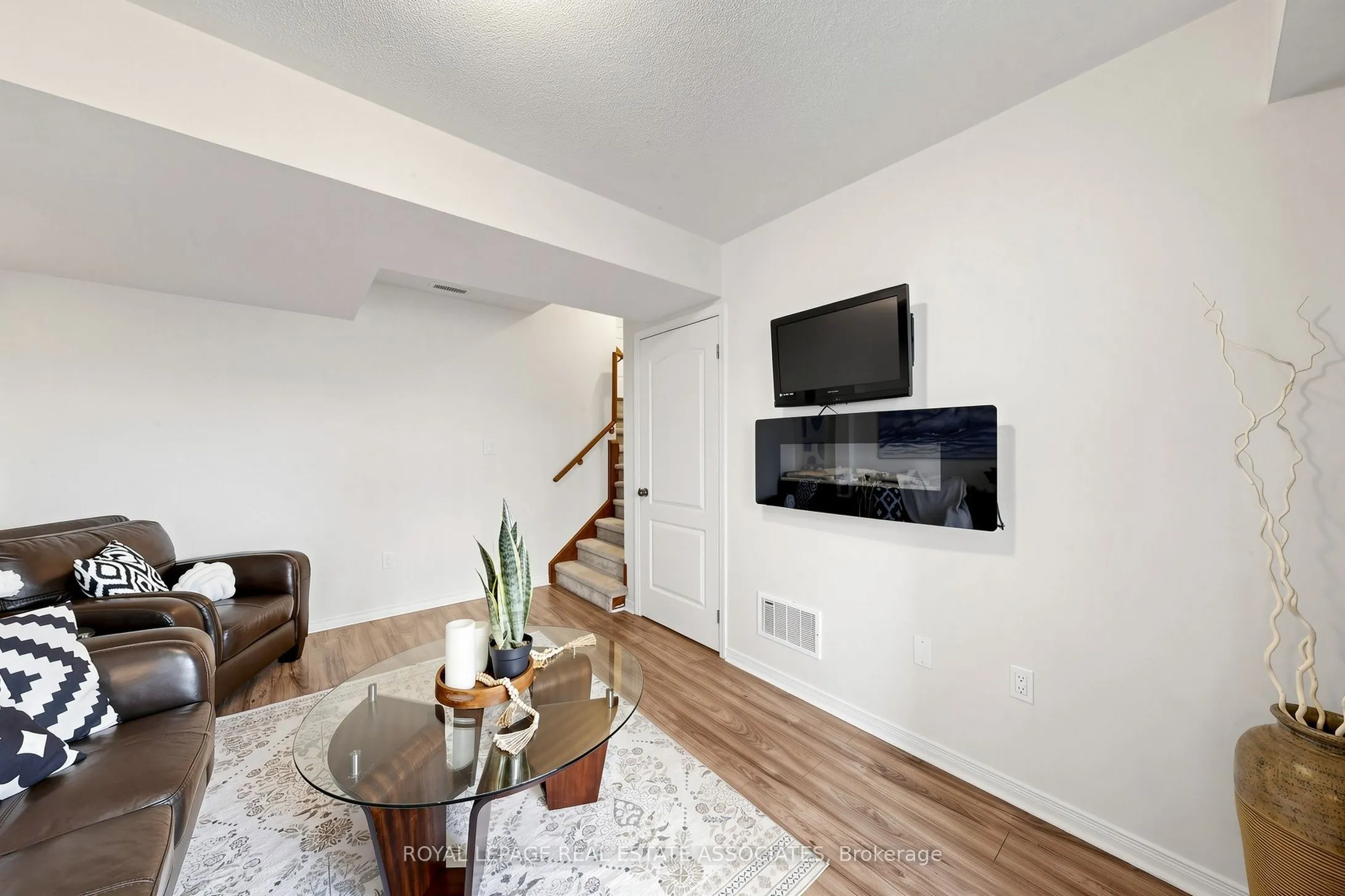 22 Benjamin Way