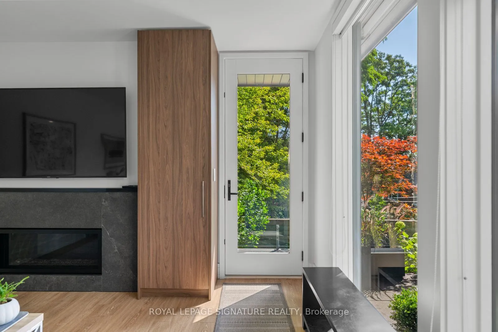 8 Fallingbrook Wood