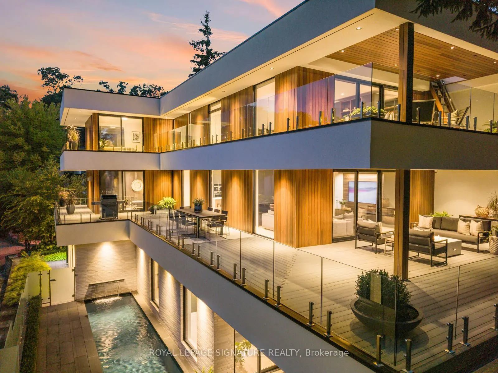 8 Fallingbrook Wood