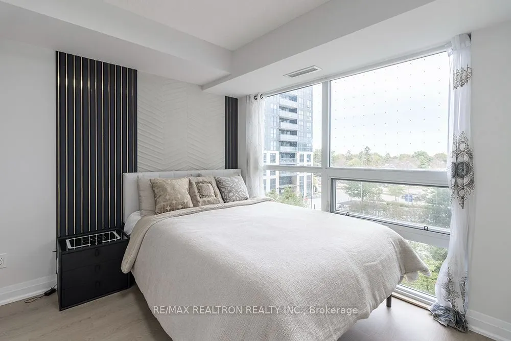 20 Meadowglen Place #322