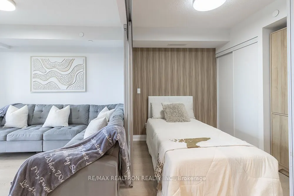20 Meadowglen Place #322
