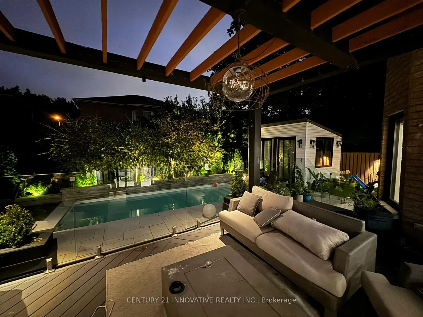 6 Devonridge Crescent