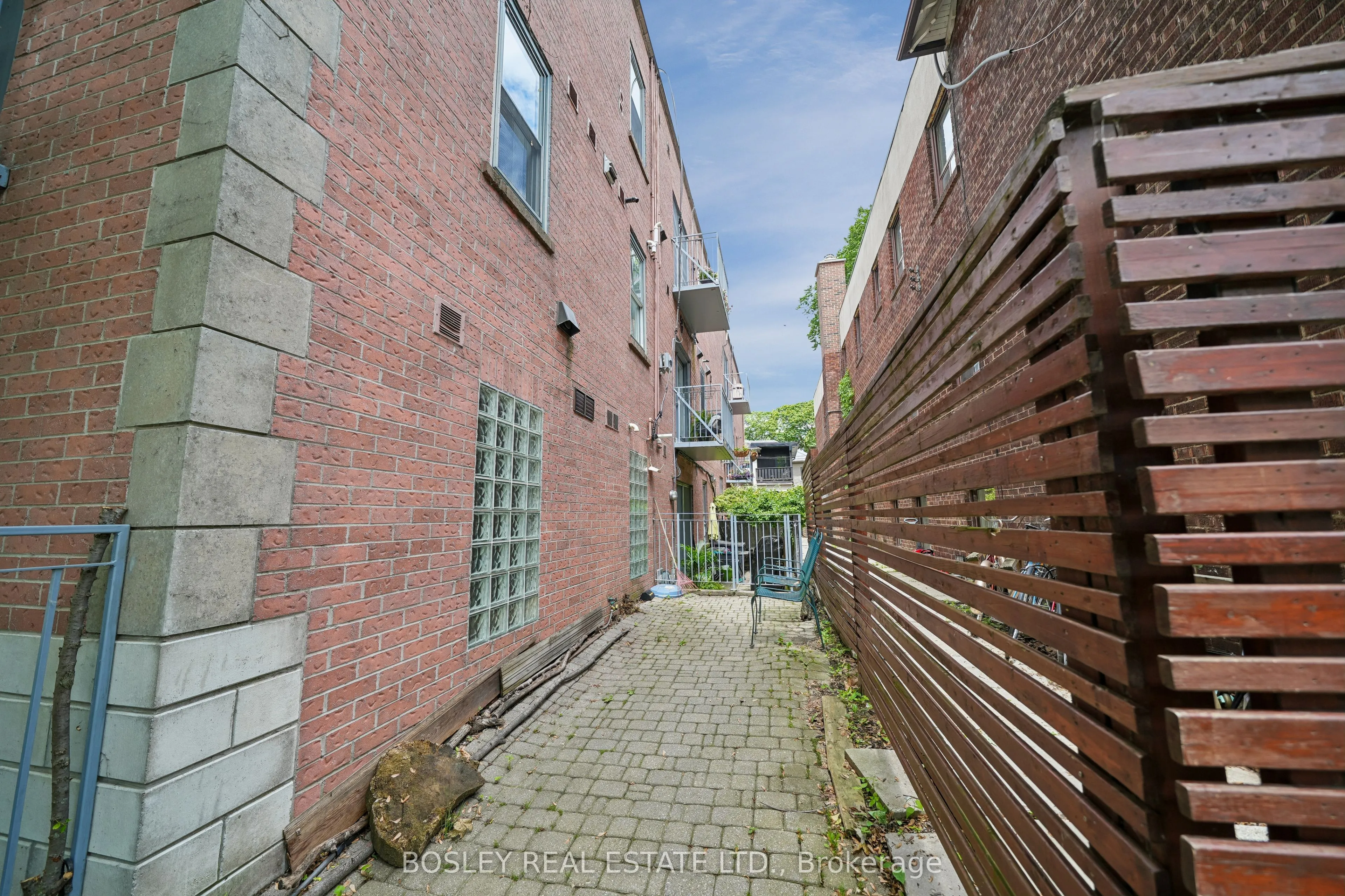 15 Glen Manor Drive #204