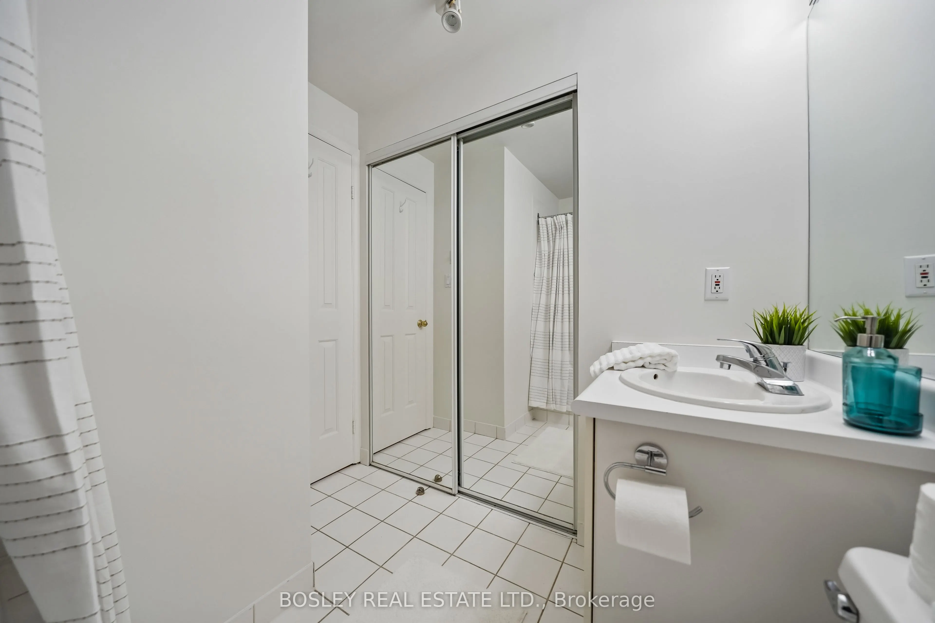 15 Glen Manor Drive #204