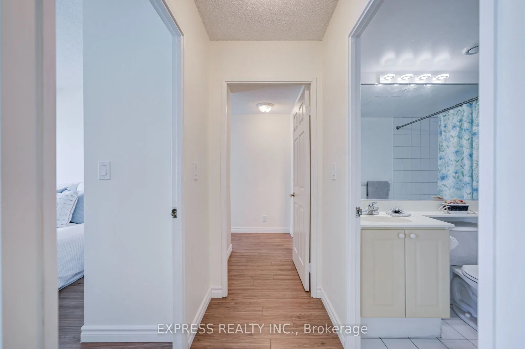 18 Lee Centre Drive #1111