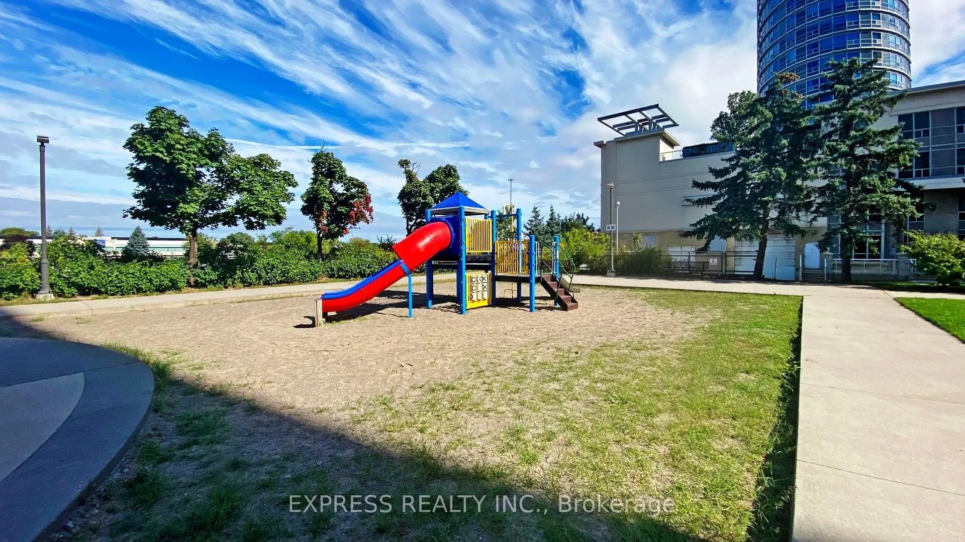 18 Lee Centre Drive #1111
