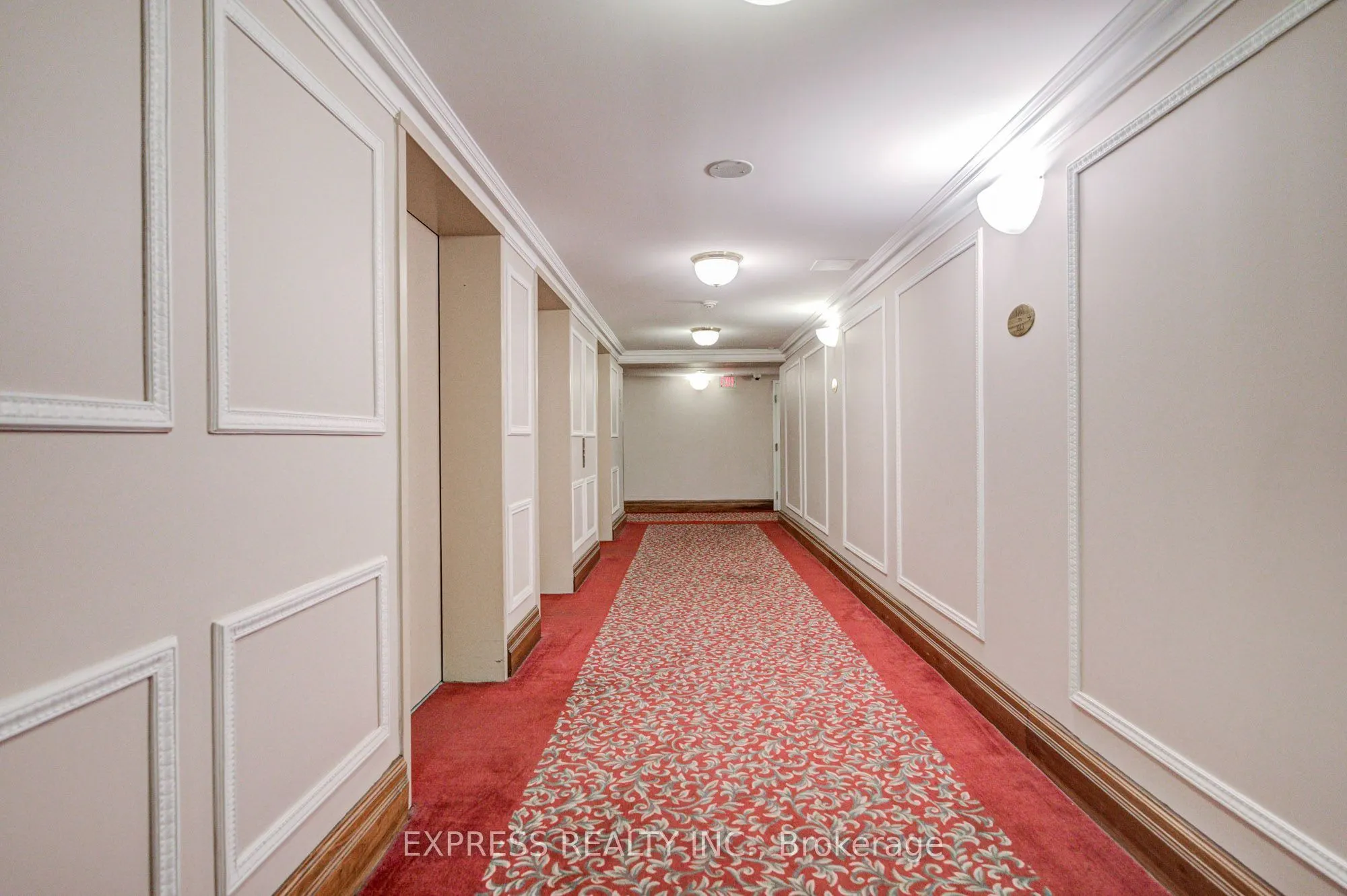18 Lee Centre Drive #1111